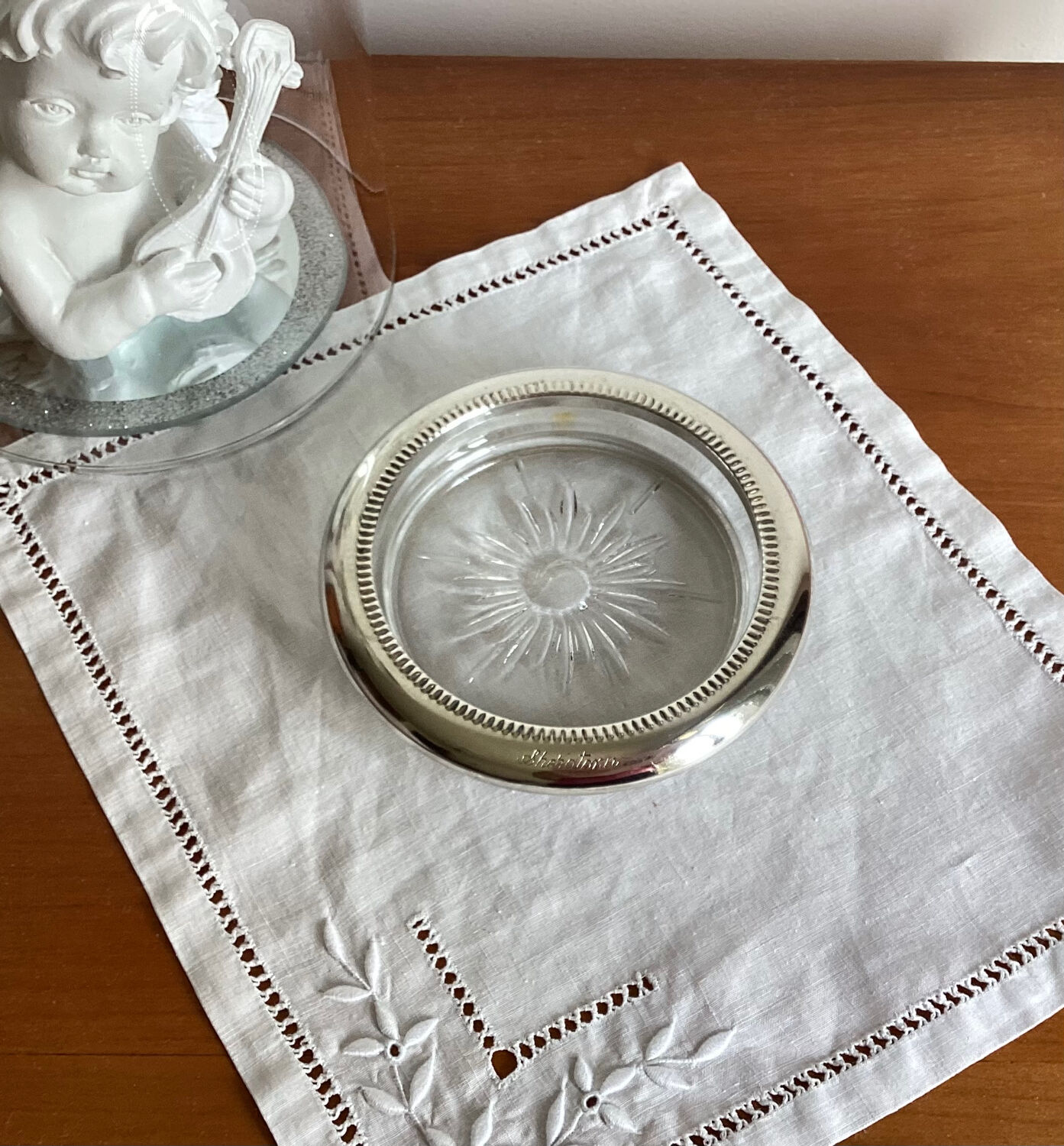 Sheratonn bottle coaster - vintage