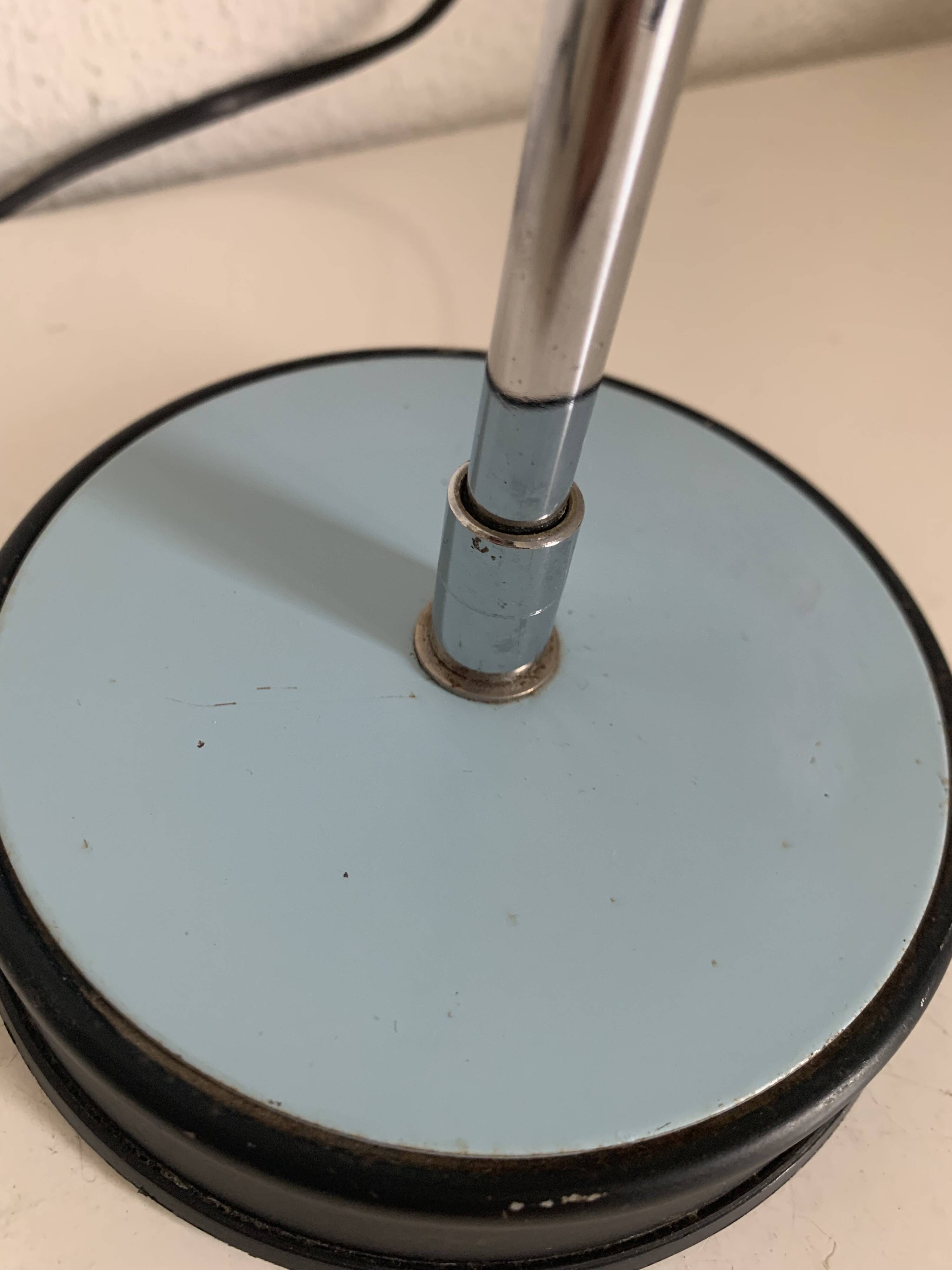 Vintage 1960s Veneta Lumi desk lamp, sky blue - 30 cm