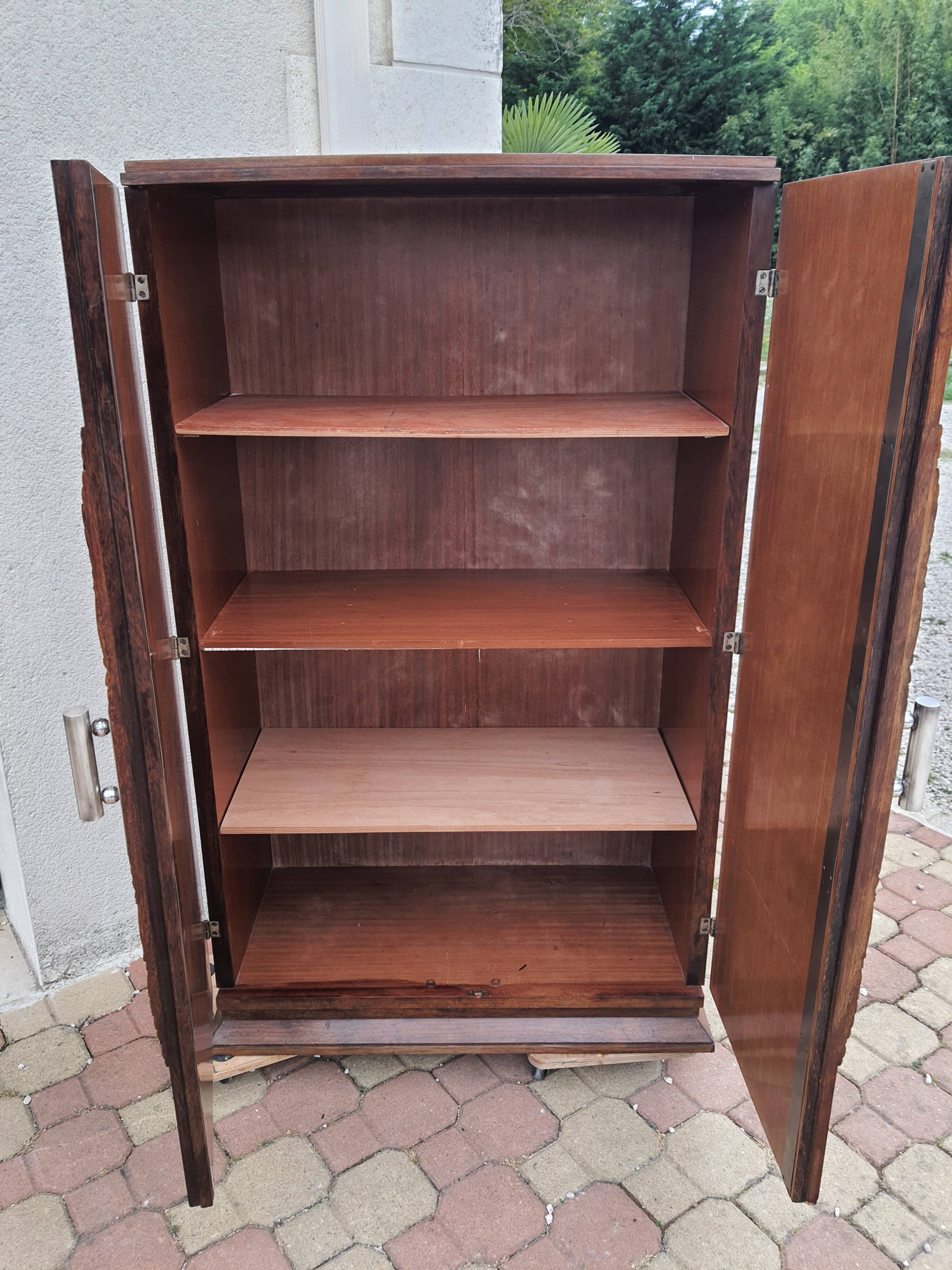 Armoire style art deco