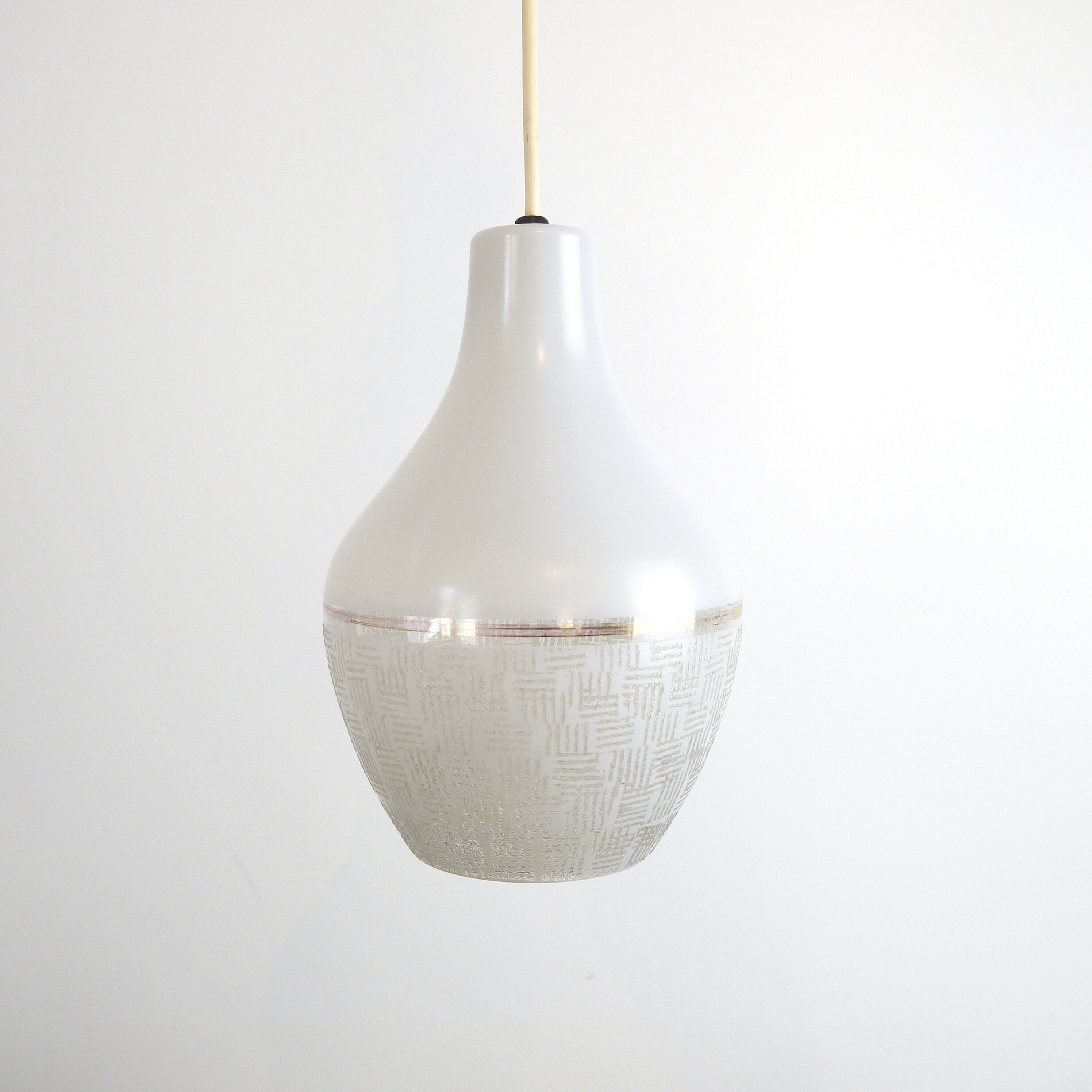 White glass suspension