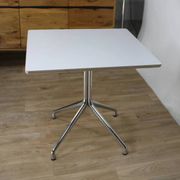 Table HAY About a Table AA15 blanc carré par Hee Welling