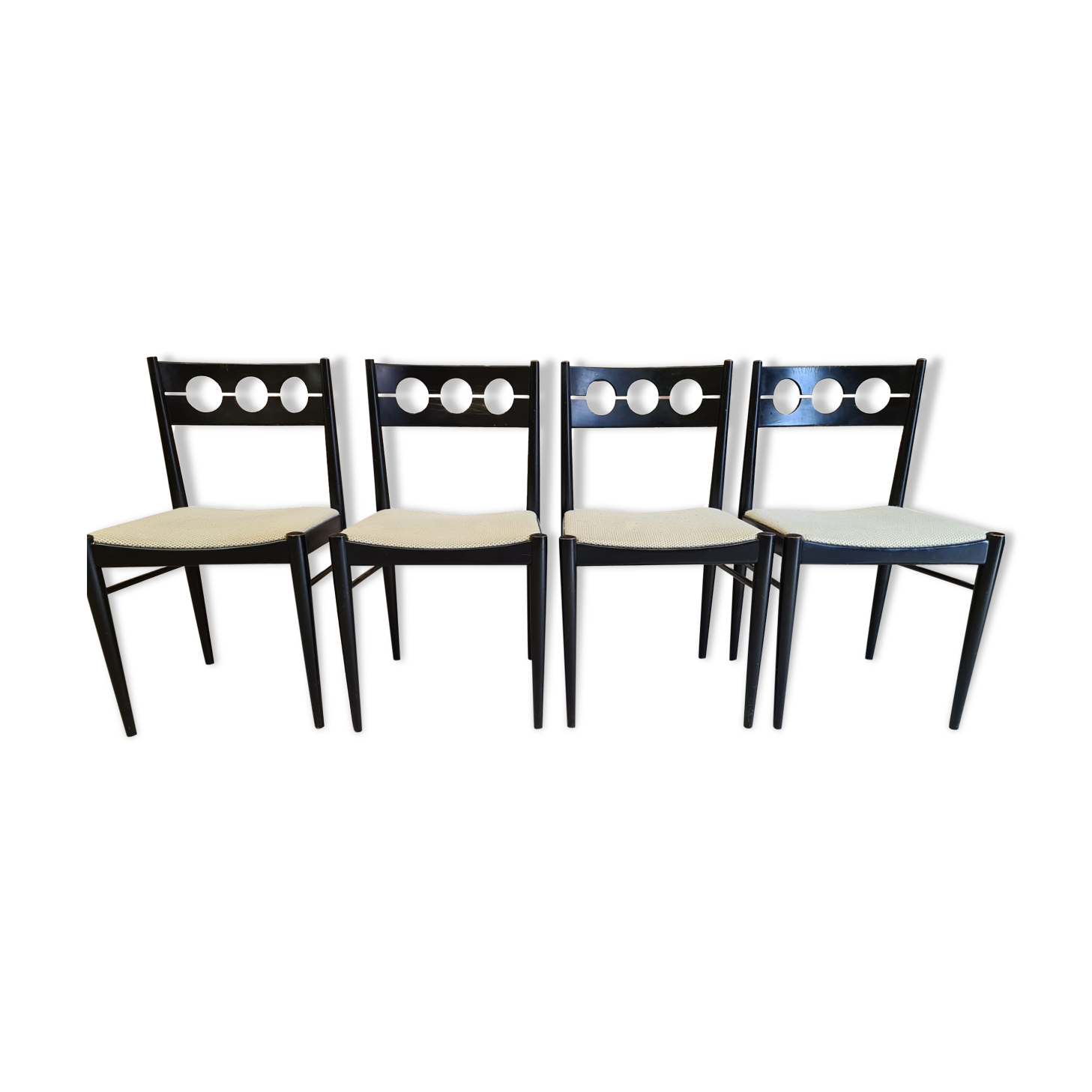 4 vintage wooden chairs 70"