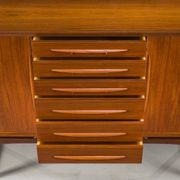 Buffet danois en teck par Arne Vodder pour Vamo Sønderborg, années 1960