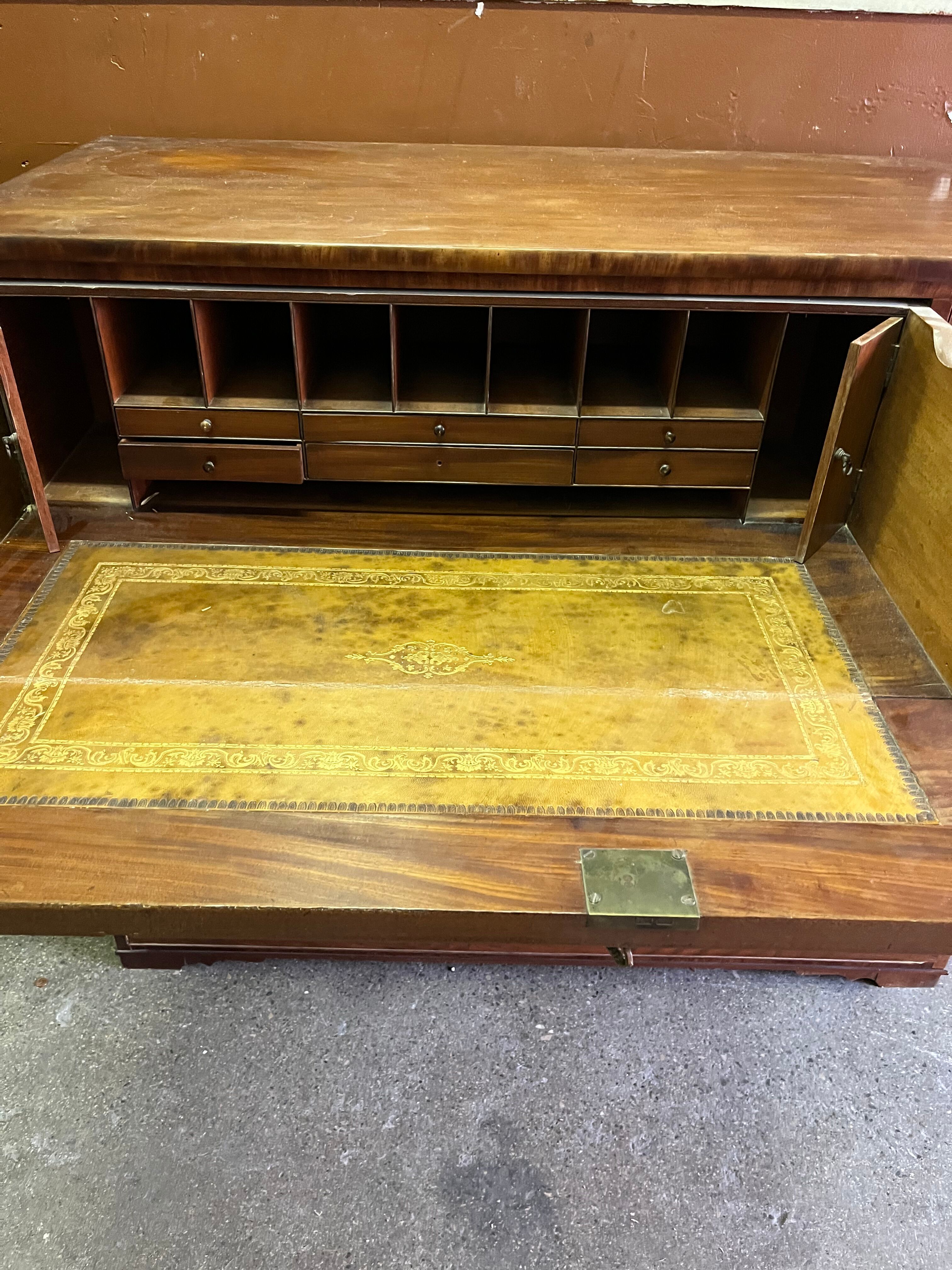Commode secrétaire avec tiroirs