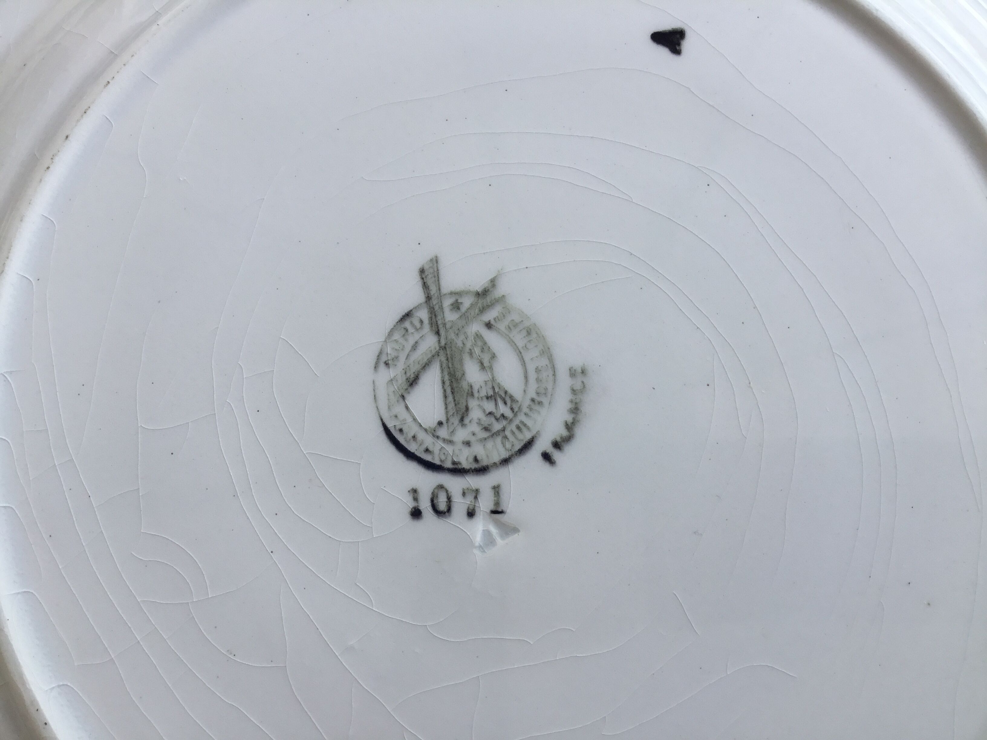 Set of 6 mismatched plates
