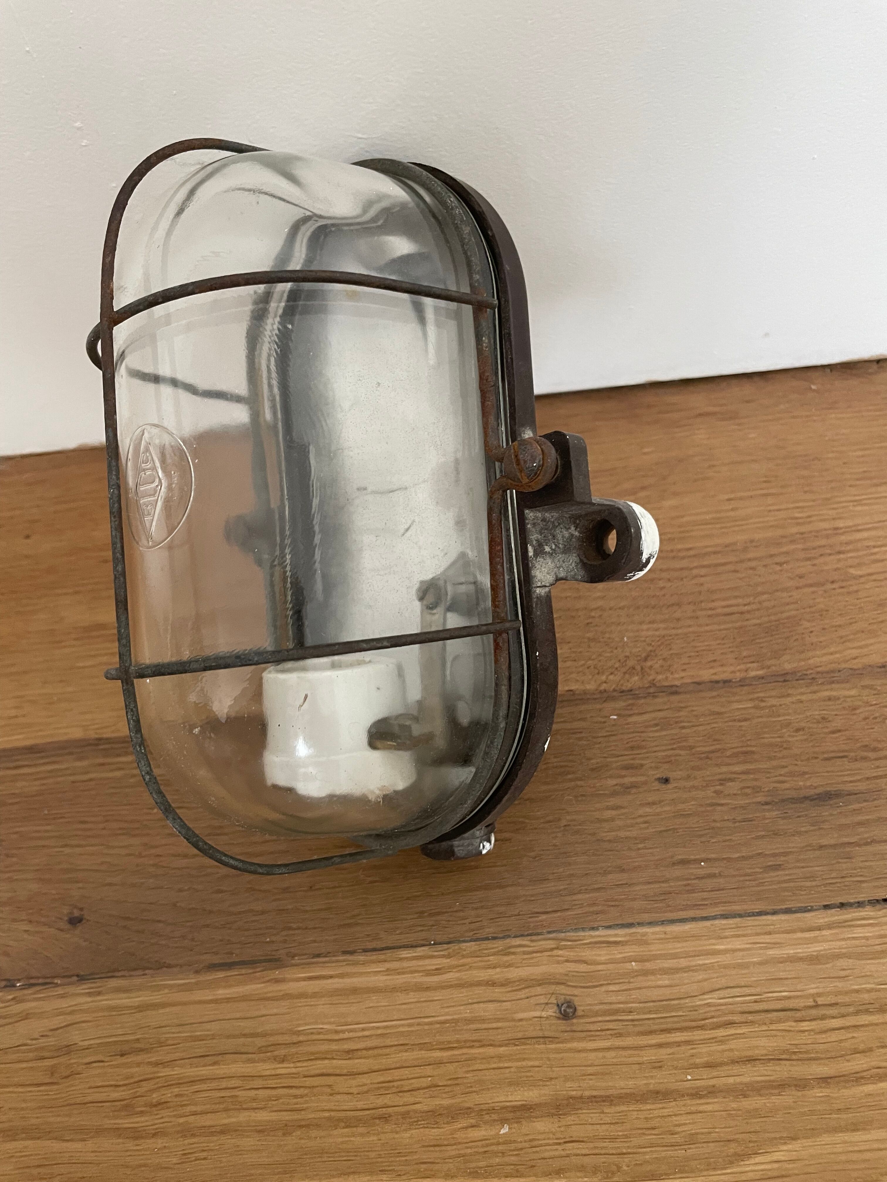 Industrial sconce