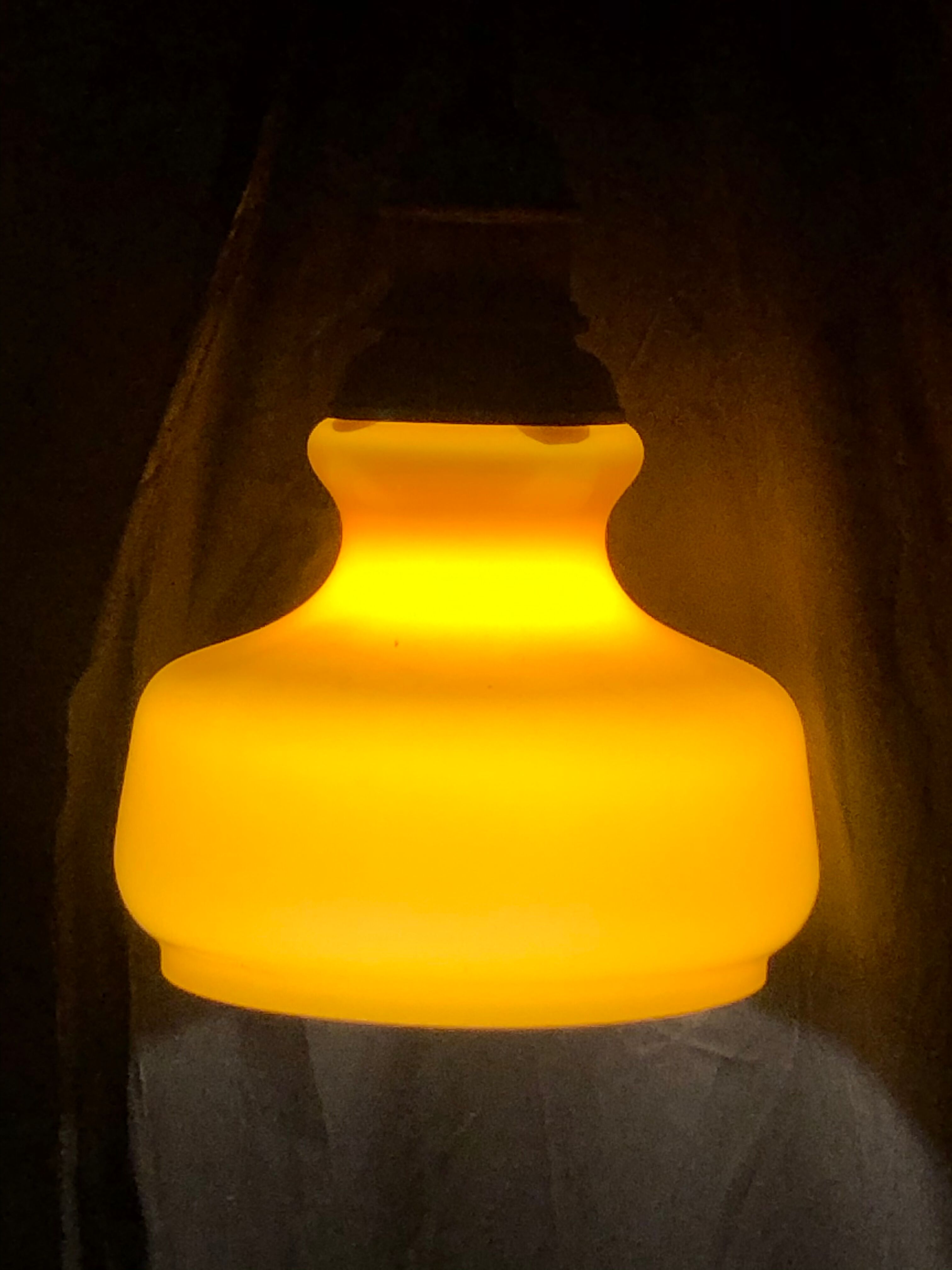 Suspension en verre opaline