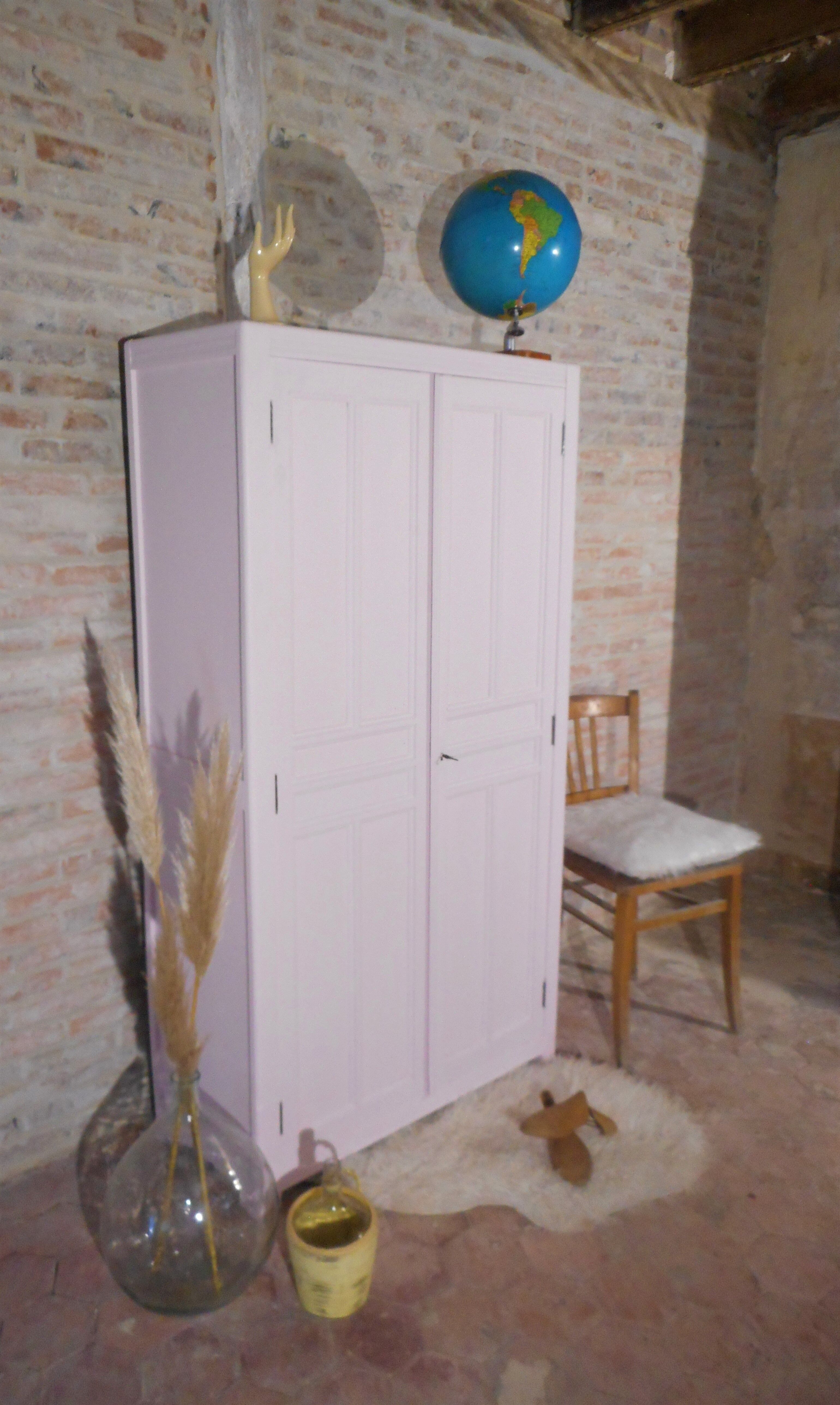 Armoire parisienne