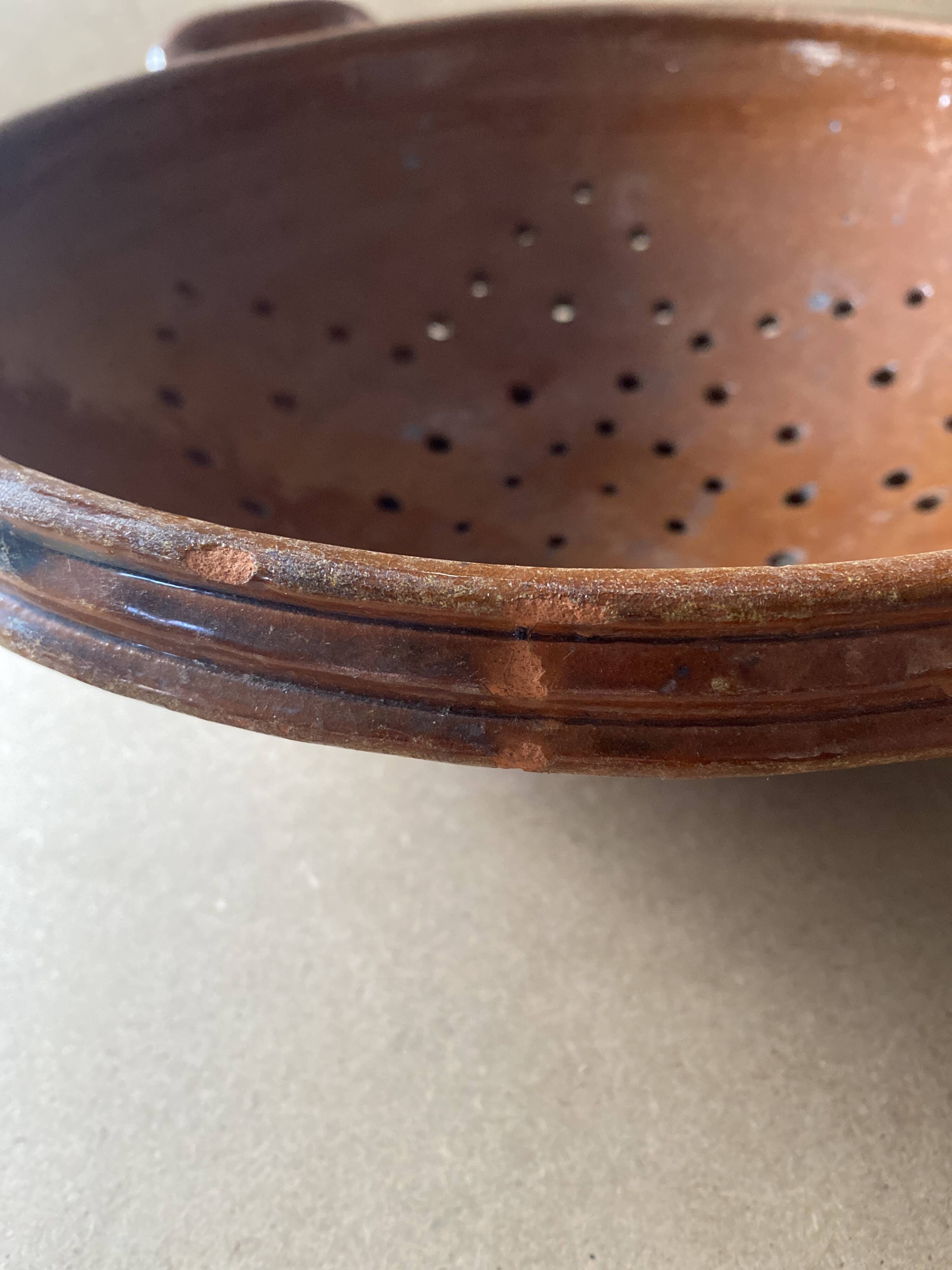 Glazed earthenware drainer