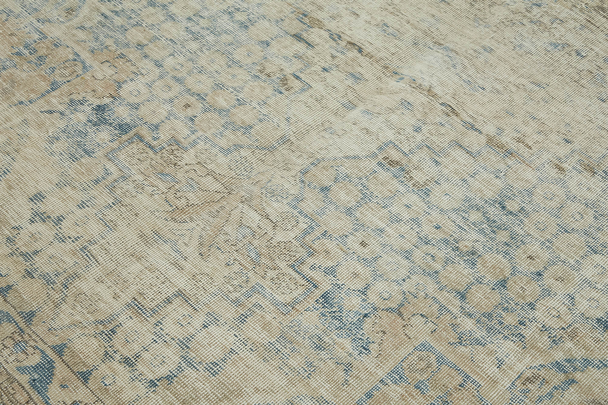 Hand-Knotted Persian Antique 1970s 210 cm x 294 cm Beige Wool Carpet