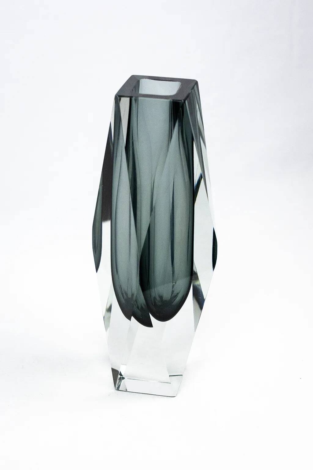 Faceted submerged vase, grey-blue Murano glass – dlg Flavio Poli