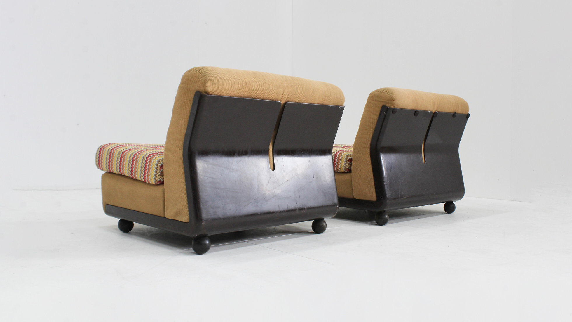 Set of vintage Amanta lounge chairs by Mario Bellini for C&B Italia