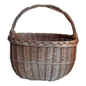 Vintage wicker oval basket