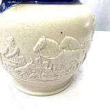 Pichet blanc bleu motif chevaux chien style Wedgwood