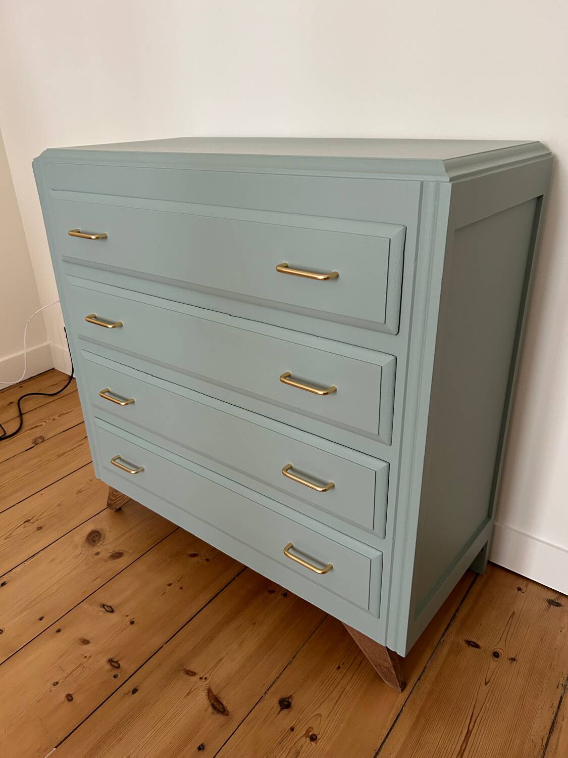 Vintage chest of drawers revisited in Almond (Resource)