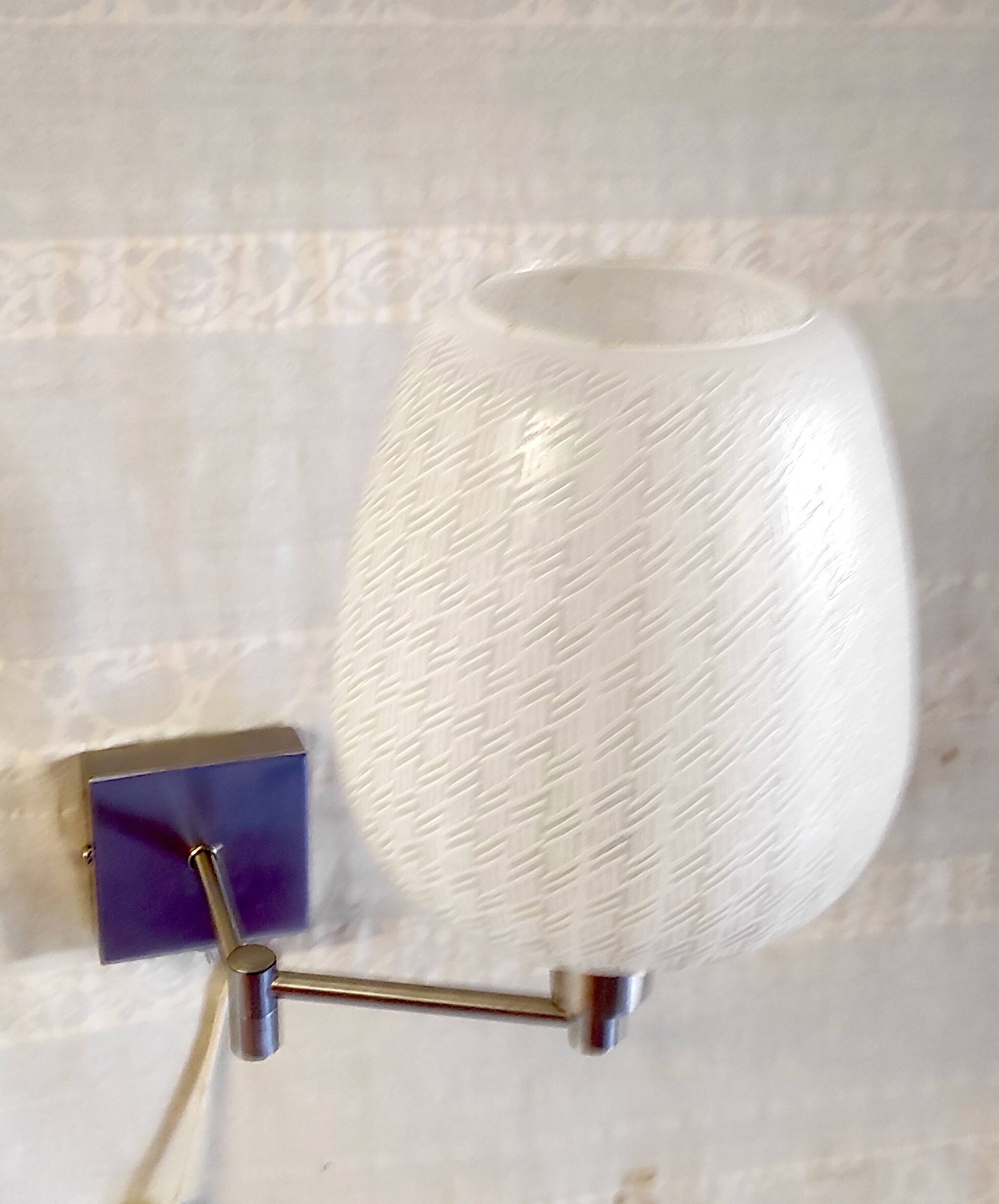 Wall lamp - reading light in chromed metal and opaline globe - 20th century