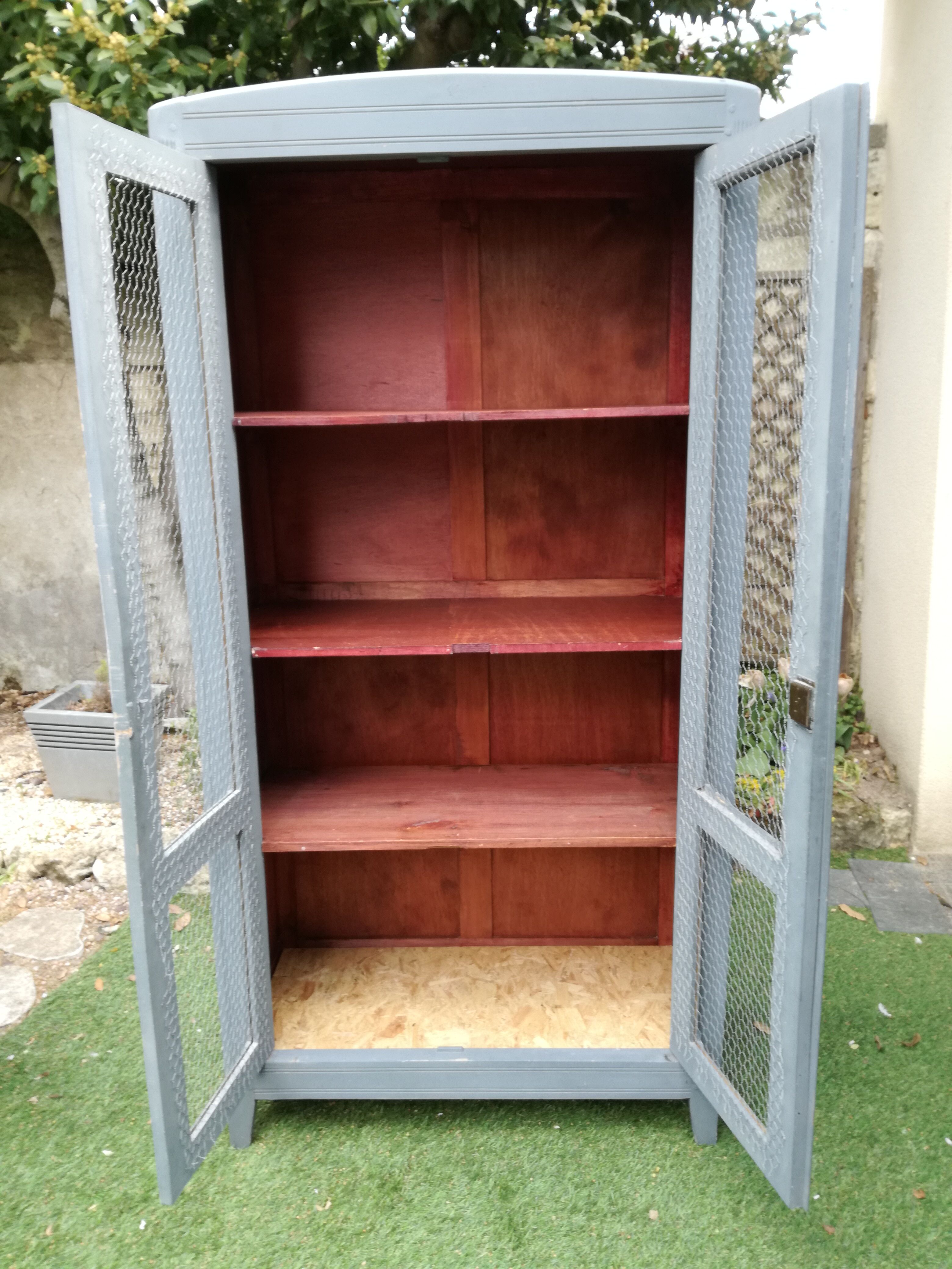 Small Parisian wardrobe screened