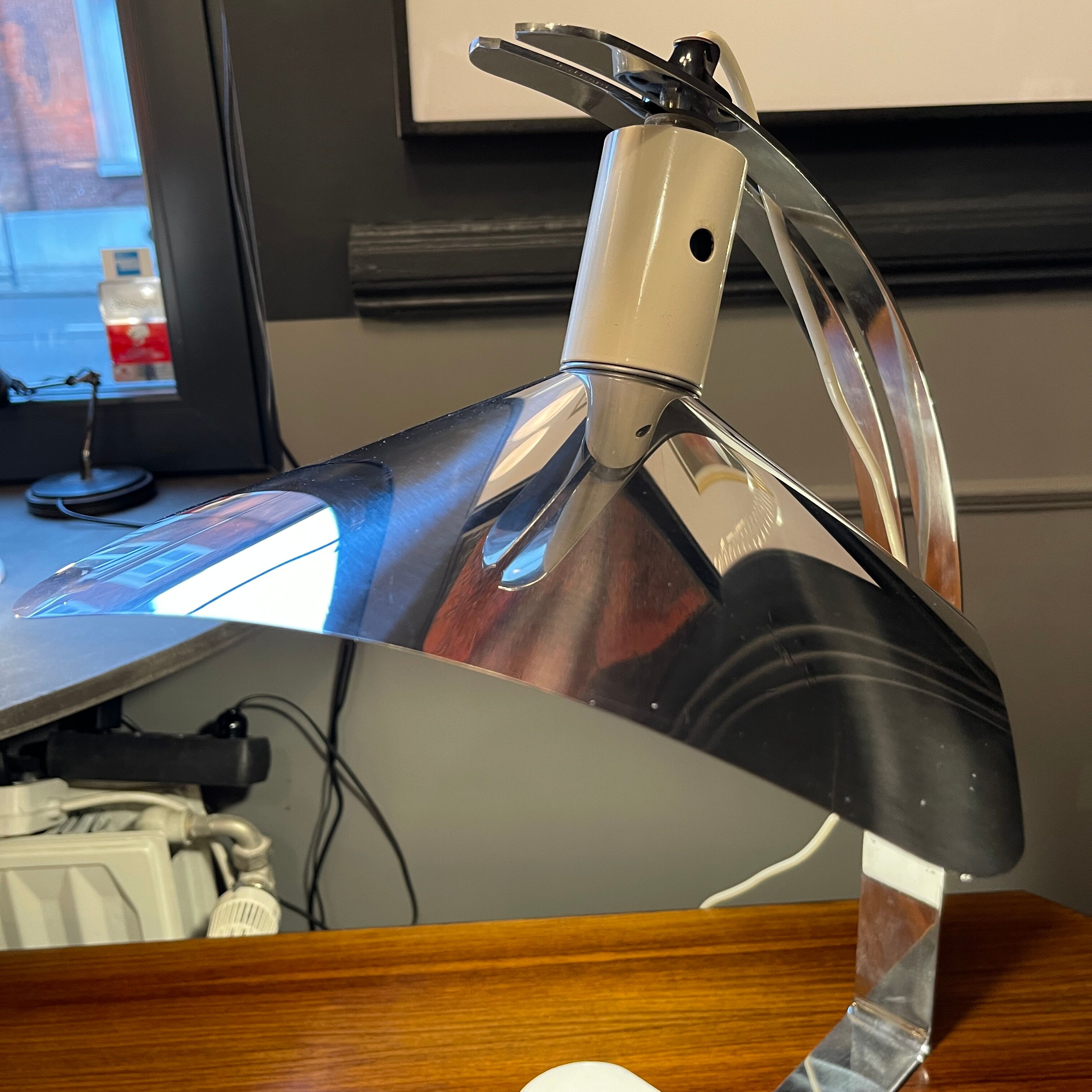 Table / desk lamp " corolla " by giovanni grignani for luci, ca 1970