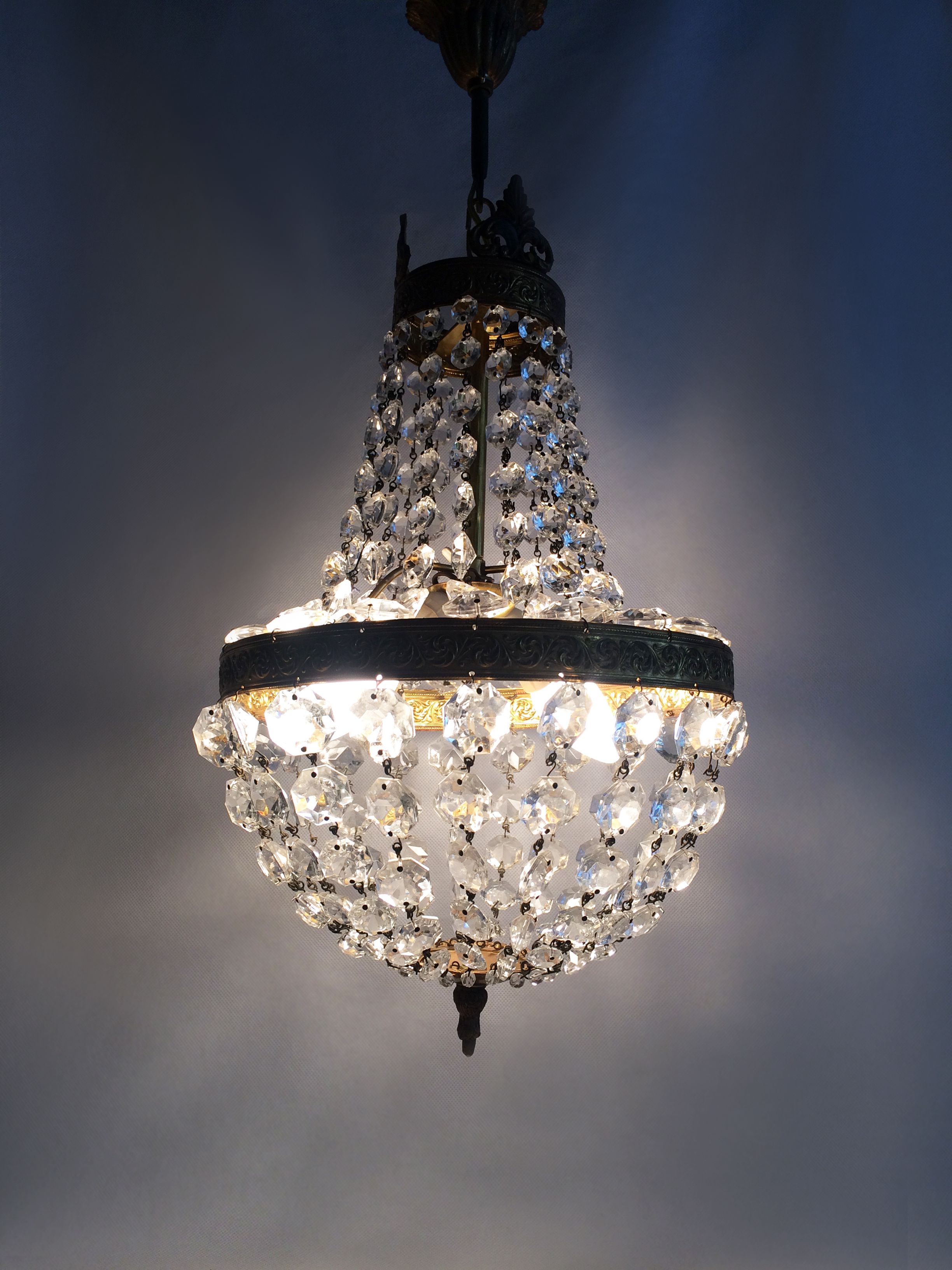 Former 2-light bronze hot air balloon chandelier, glass stamps. Year 50
