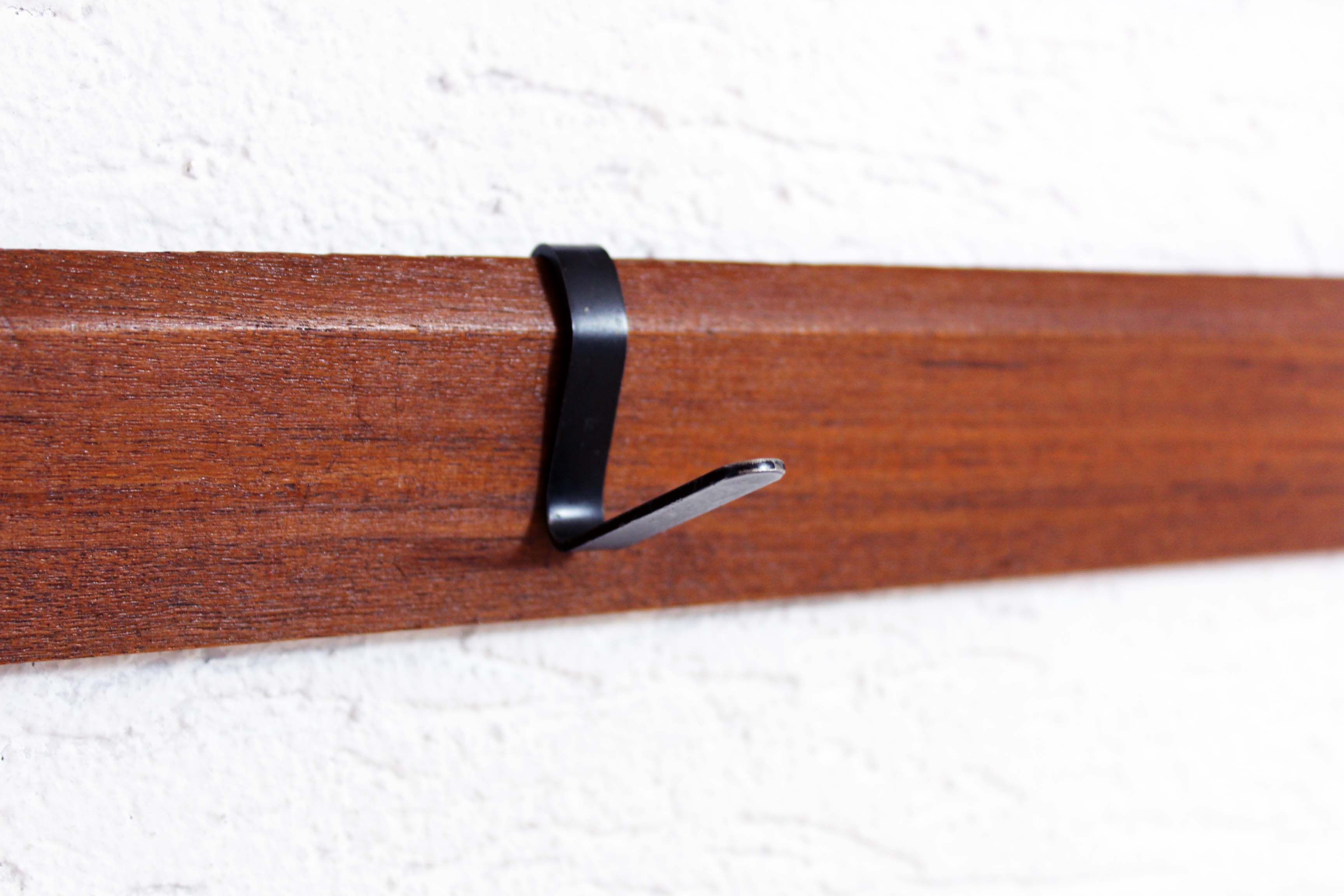 Superb jacket with a removable hooks door