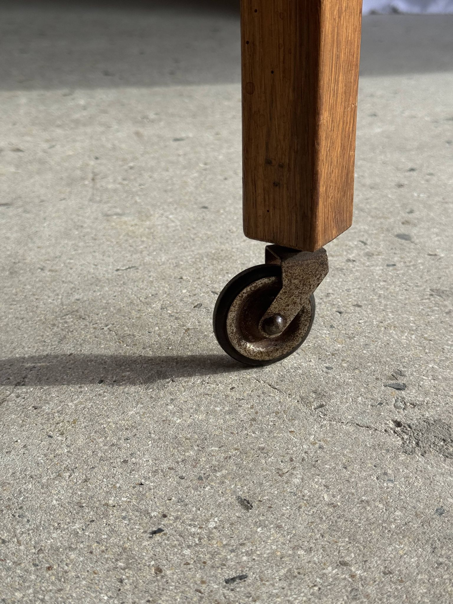 Wooden rolling trolley with removable top H66 75x35