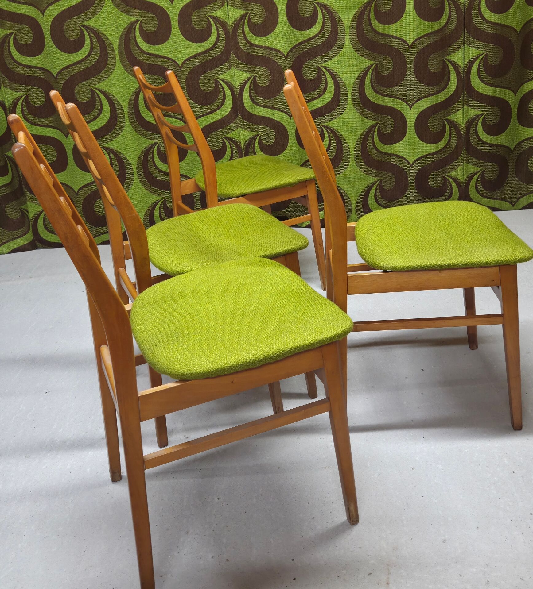 Lot of 4 Scandinavian chairs from the 1960s.