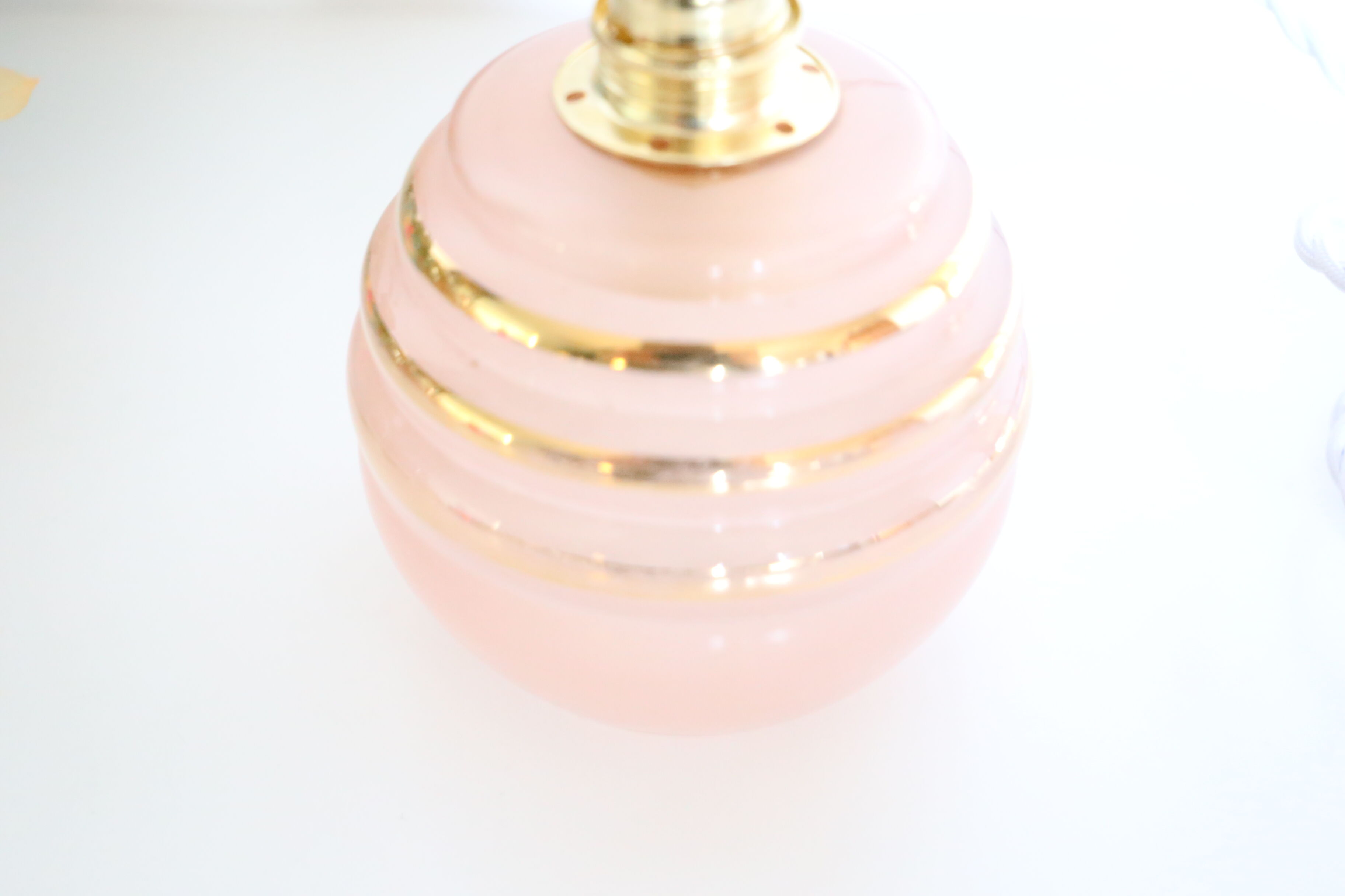 Clichy glass suspension