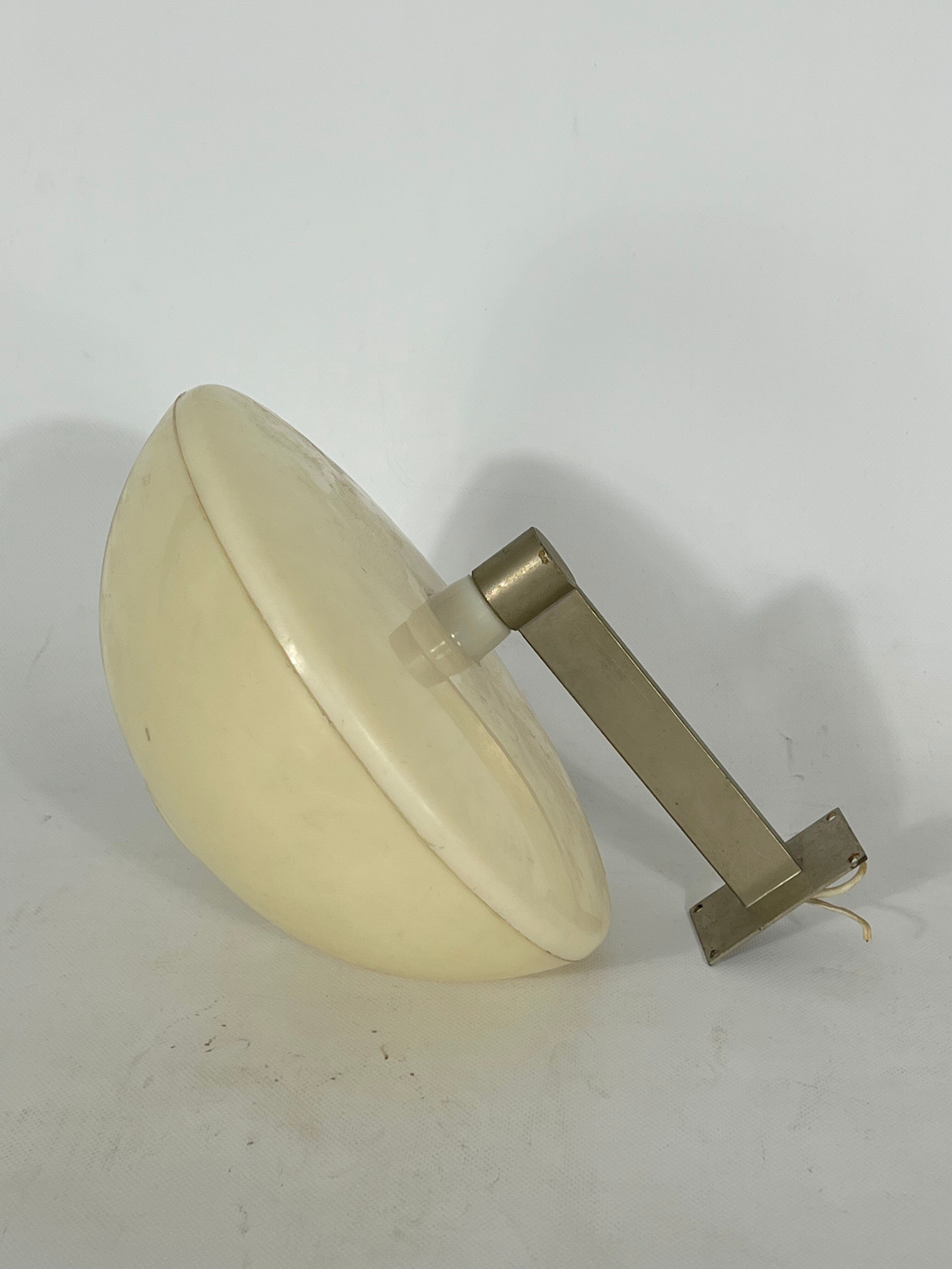 Mid-century modern wall lamp. Italy 1960s