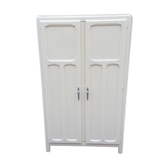 Armoire parisienne