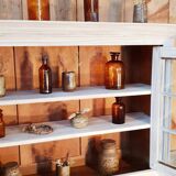 Showcase furniture to hang