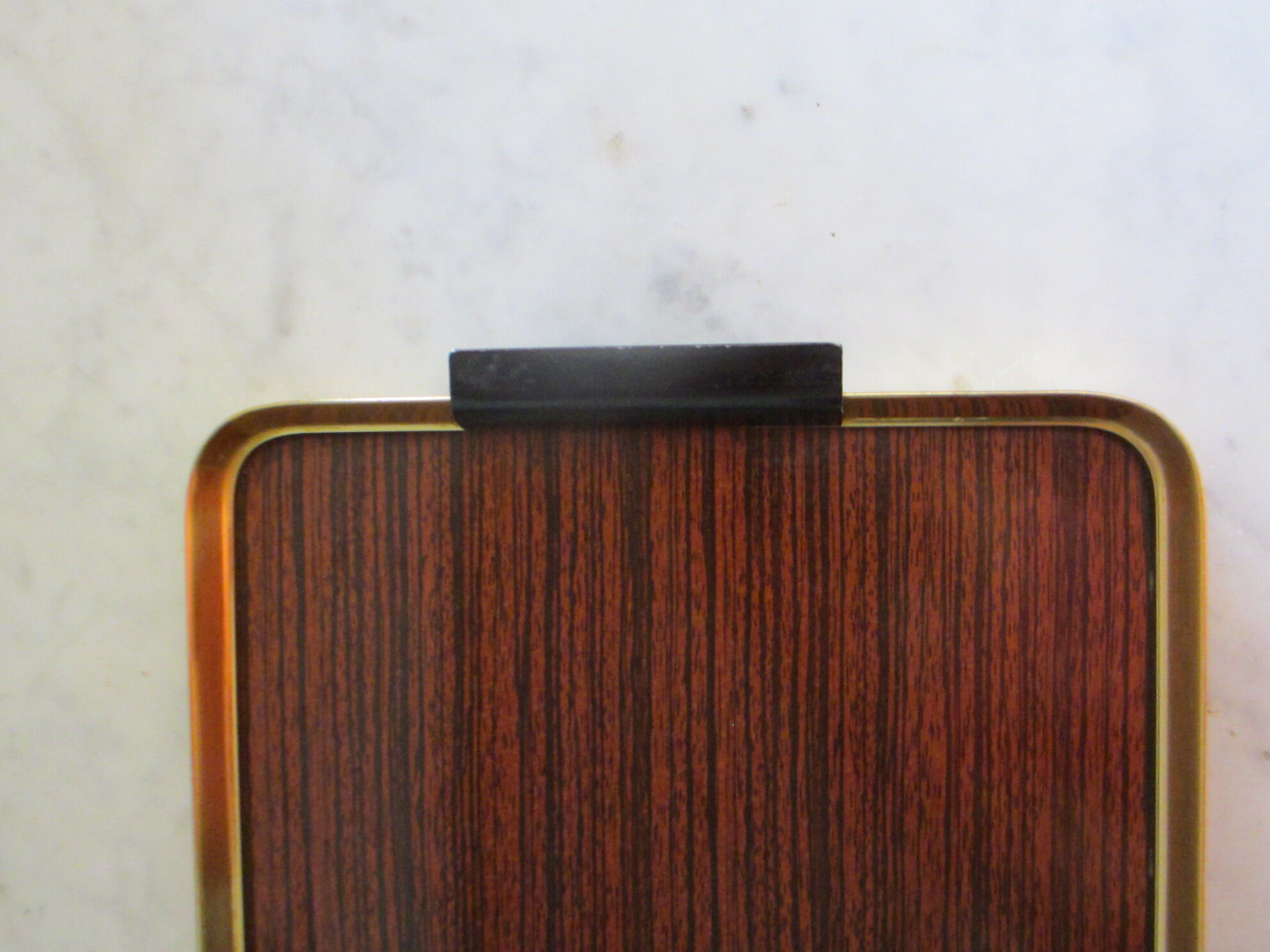 Plateau en métal et formica