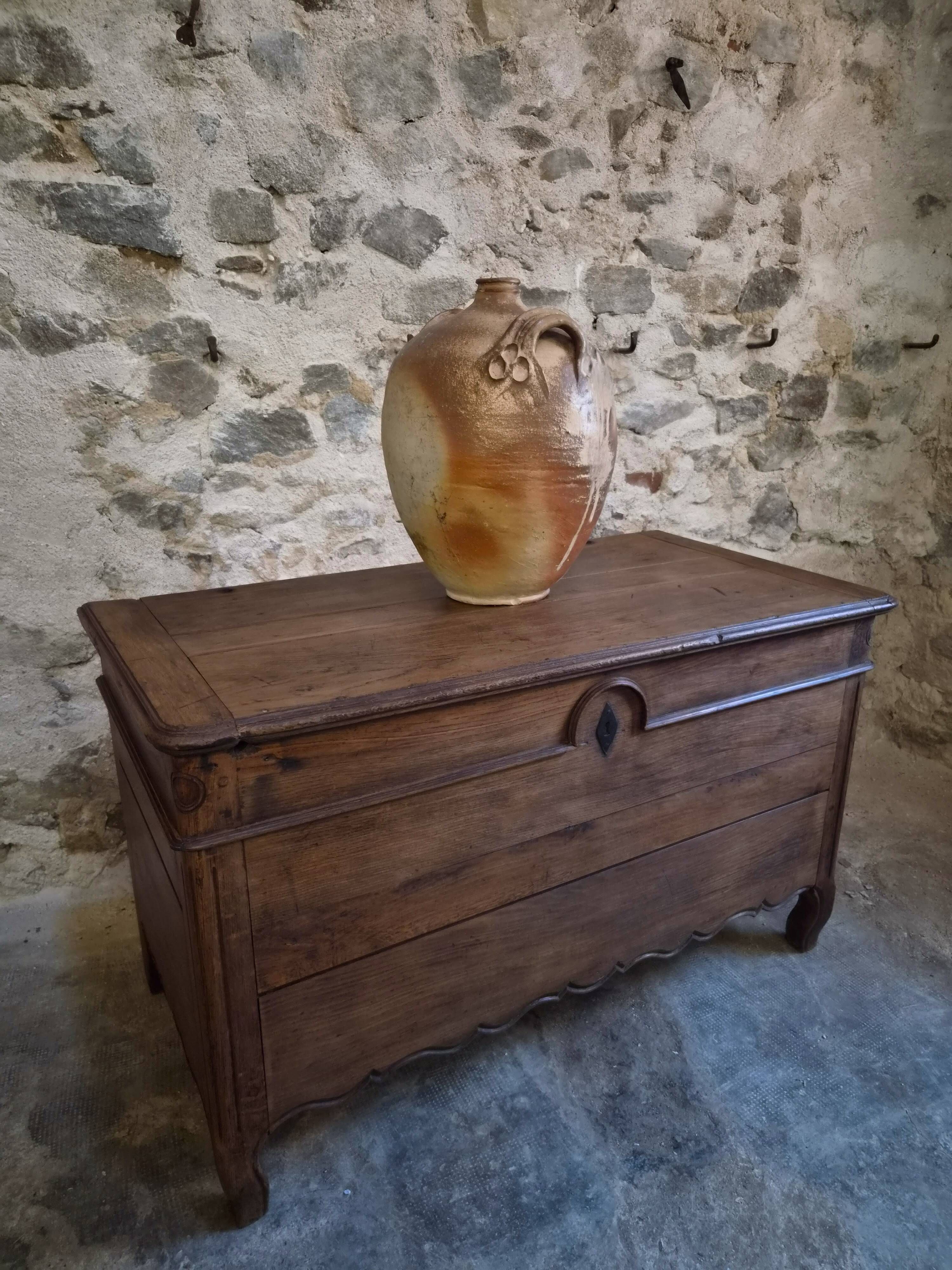 Antique marriage chest in oak / blanket chest – 18th century, Auvergne, France