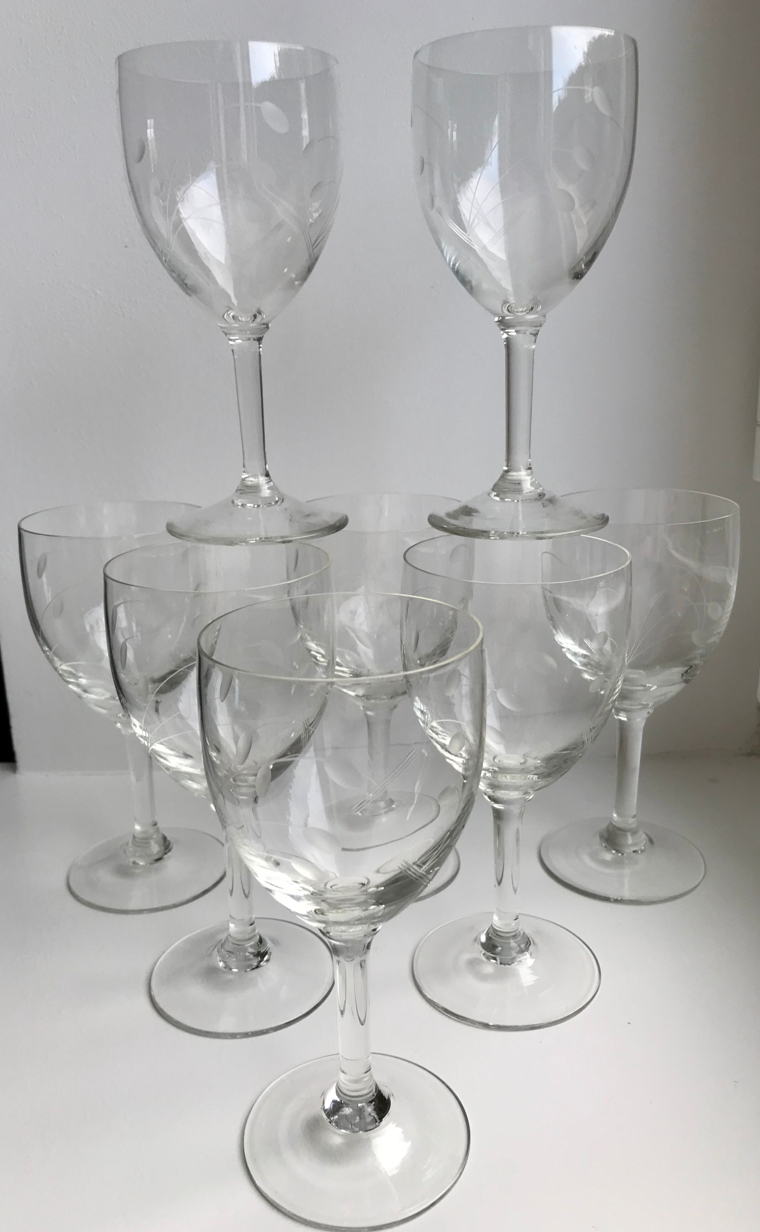 Set of 10 wine glasses engraved 50s-60s