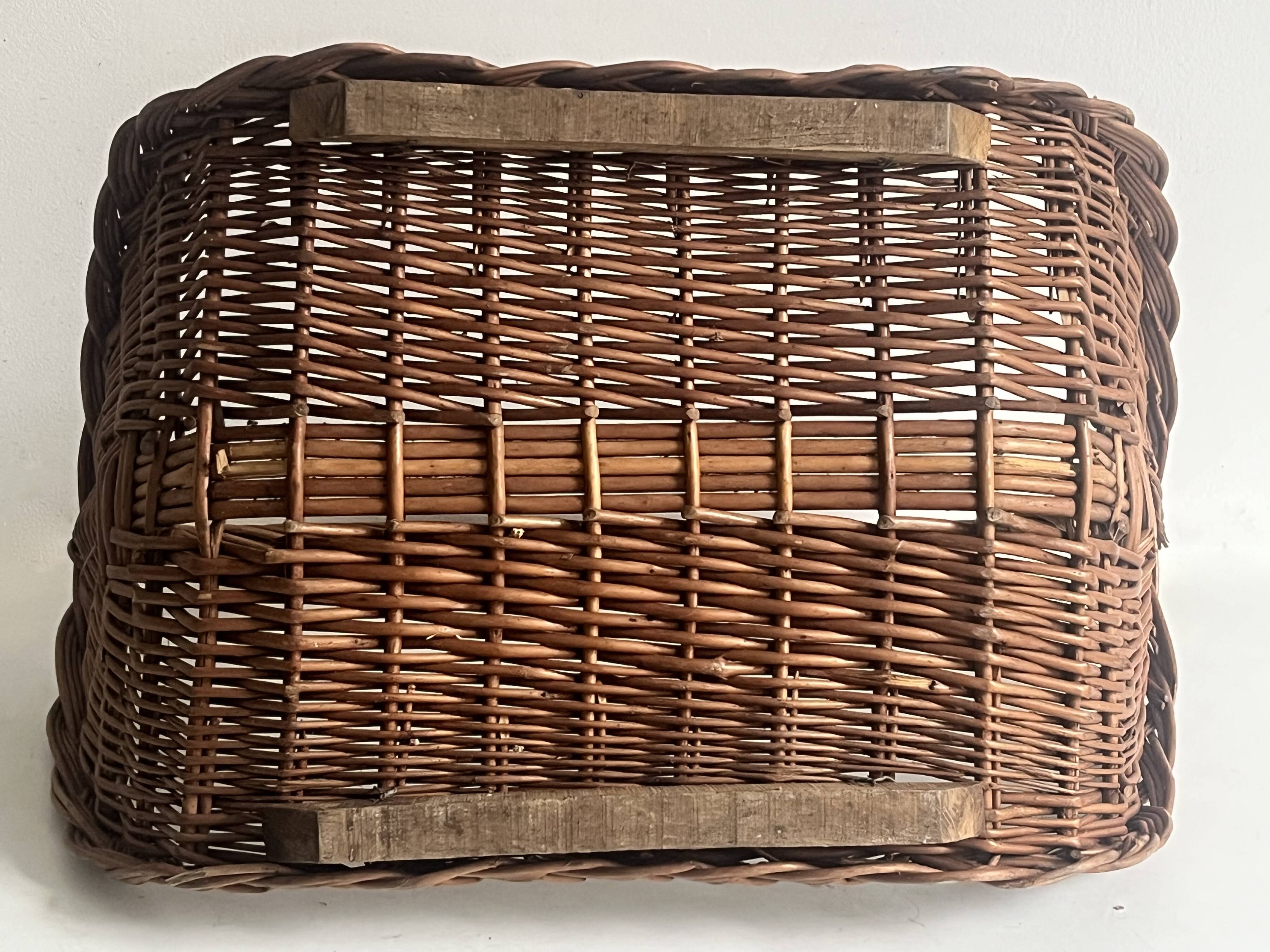 Log basket, woven wicker