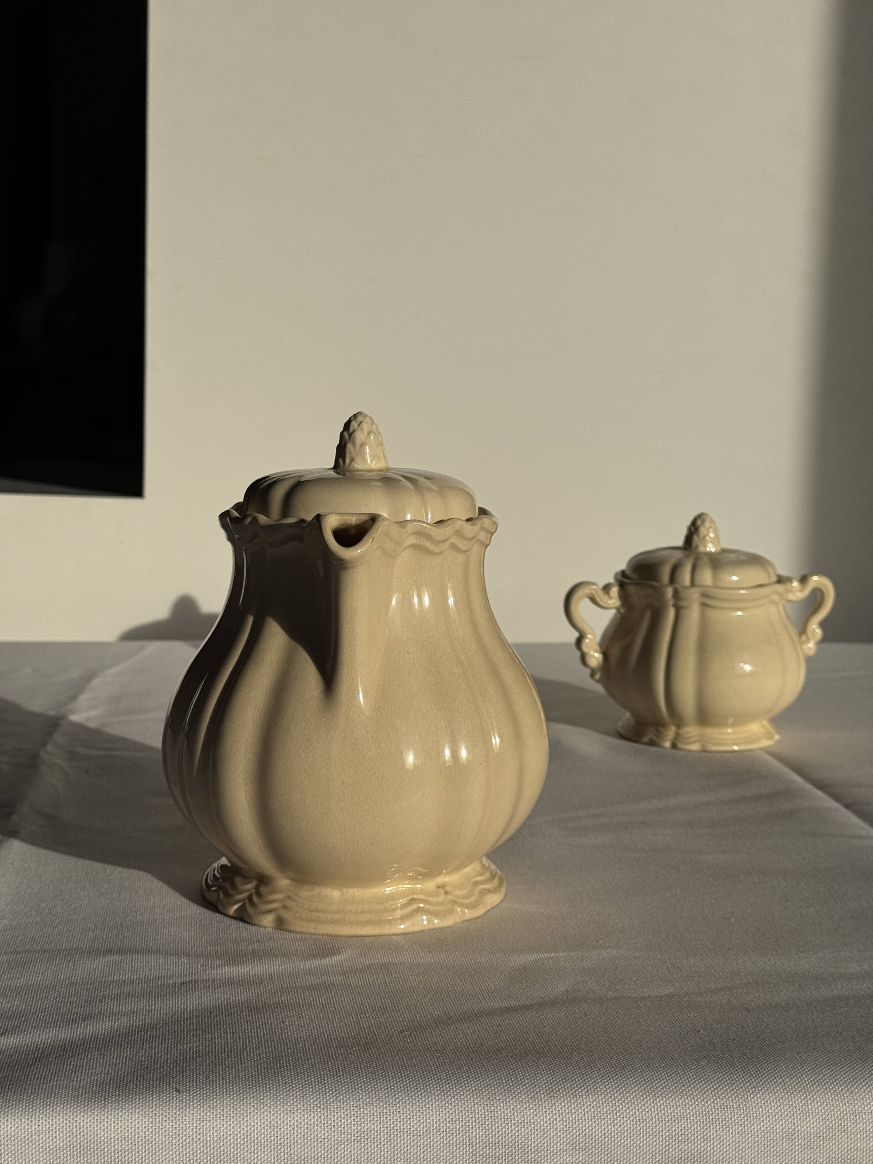 Cream teapot and its sugar bowl Sarreguemines France