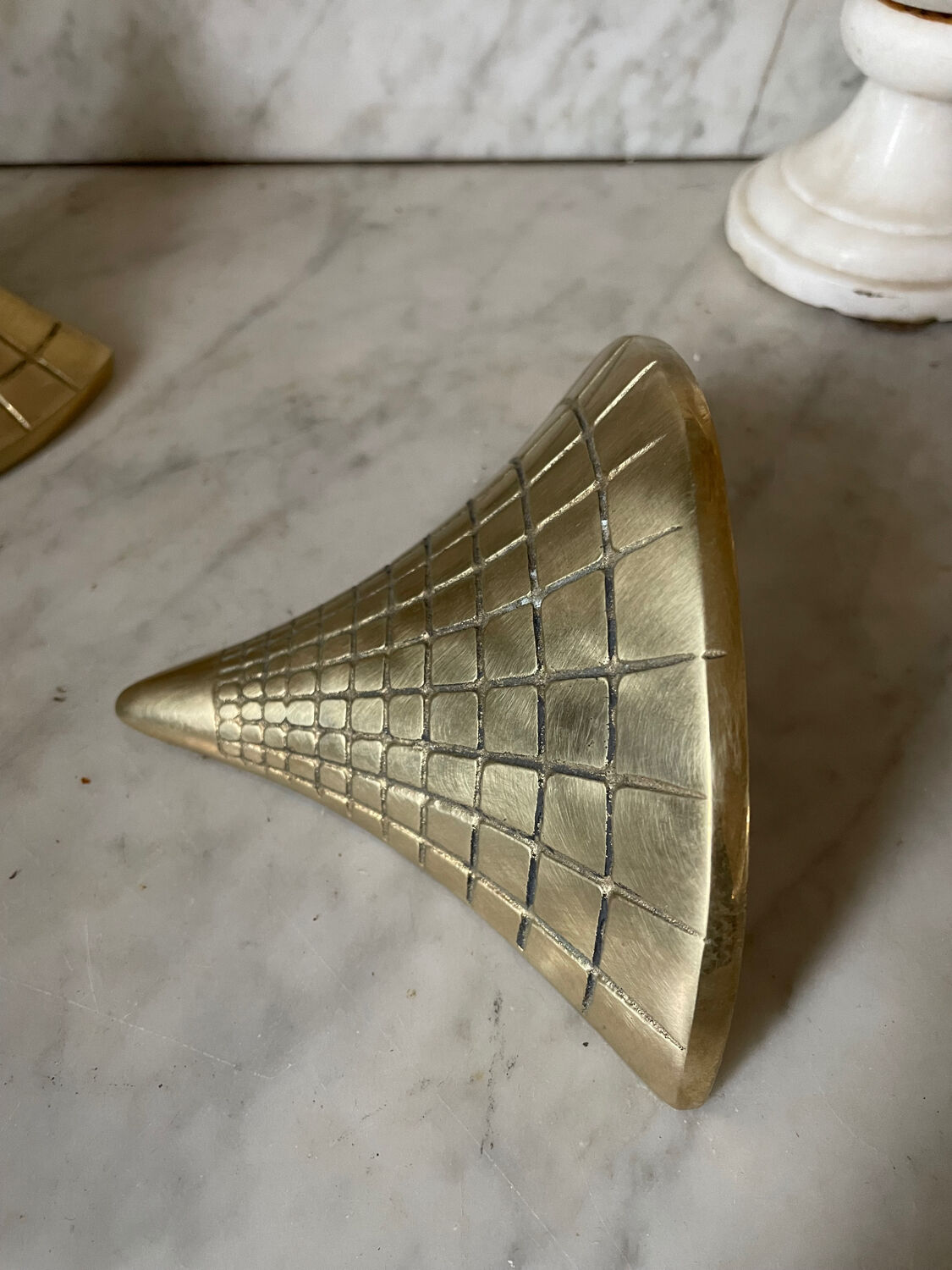 Paire de serre-livres en laiton massif vintage