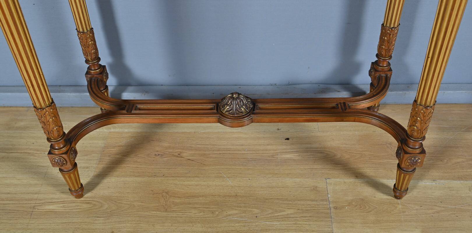Console en acajou, style Louis XVI – 2ème moitié XIXe