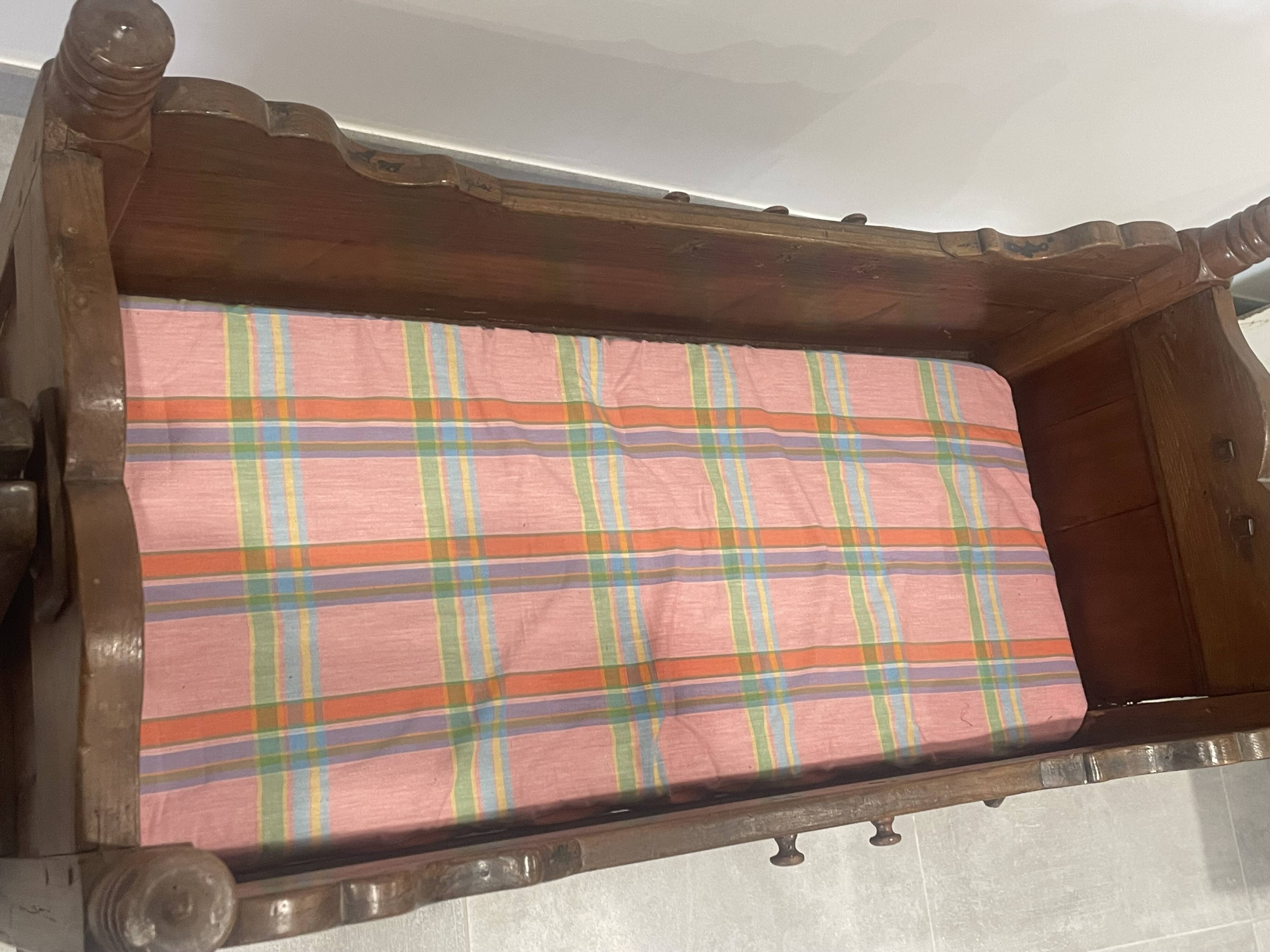 Small rocking bed 19th century