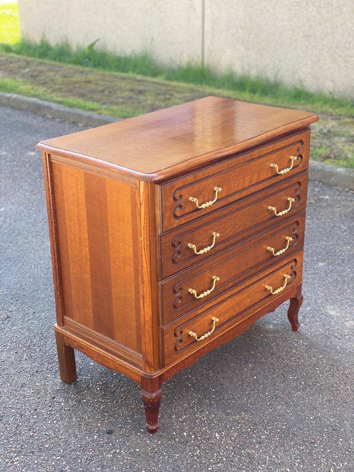Commode Louis XV en bois massif