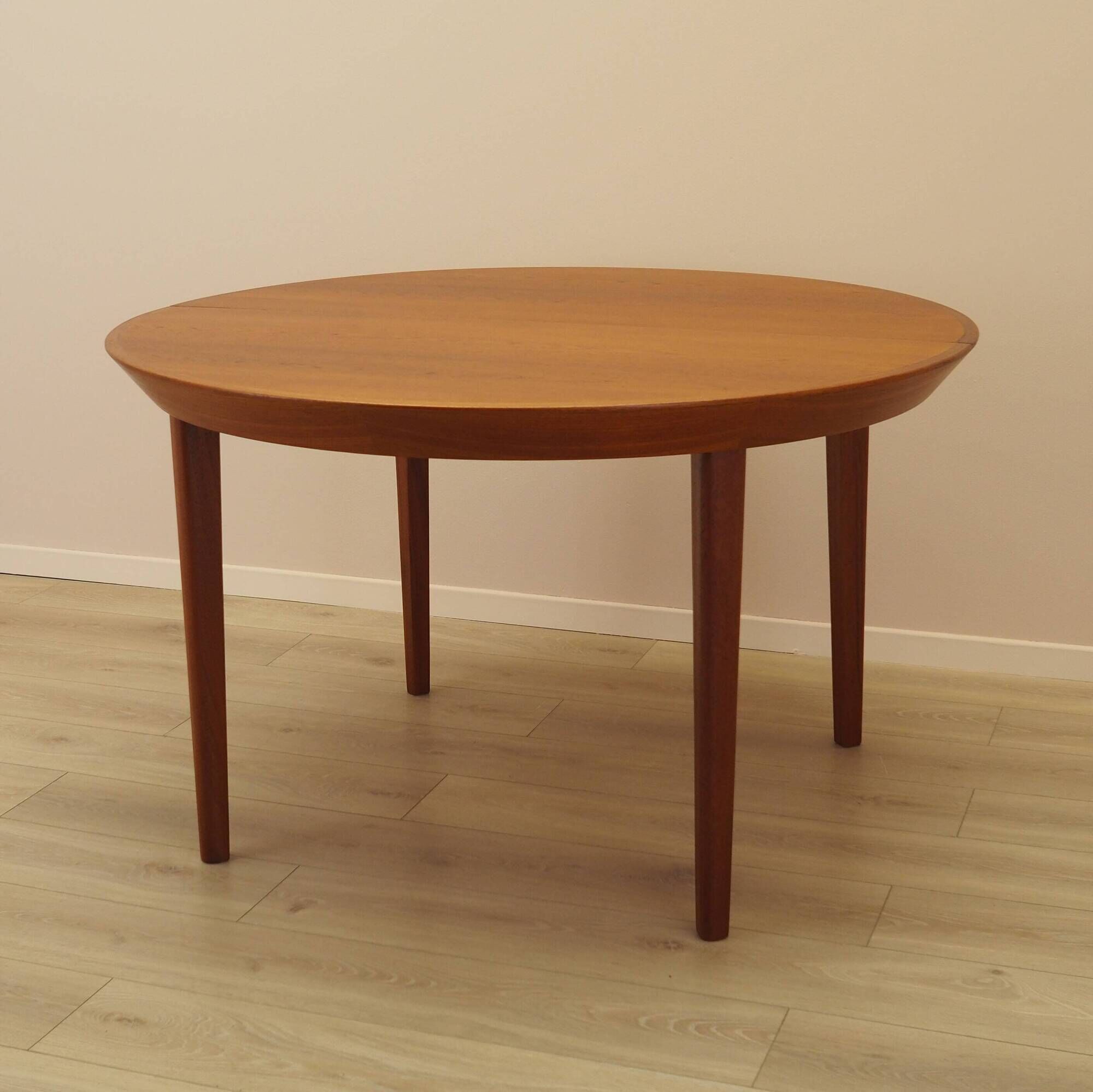 Round teak table, Danish design, 1960s, Gudme Møbelfabrik, Ole Hald