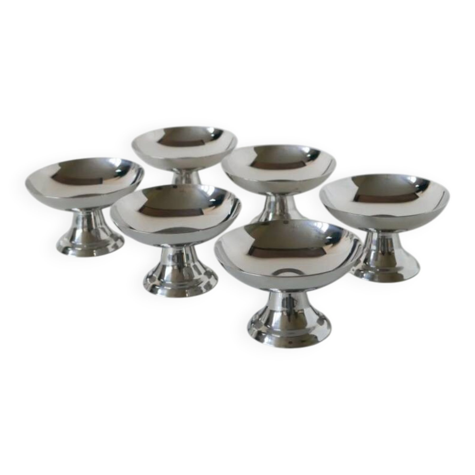 Set of 6 high stainless steel cups, wide base, Design, 1970 - 6 X 9 cm