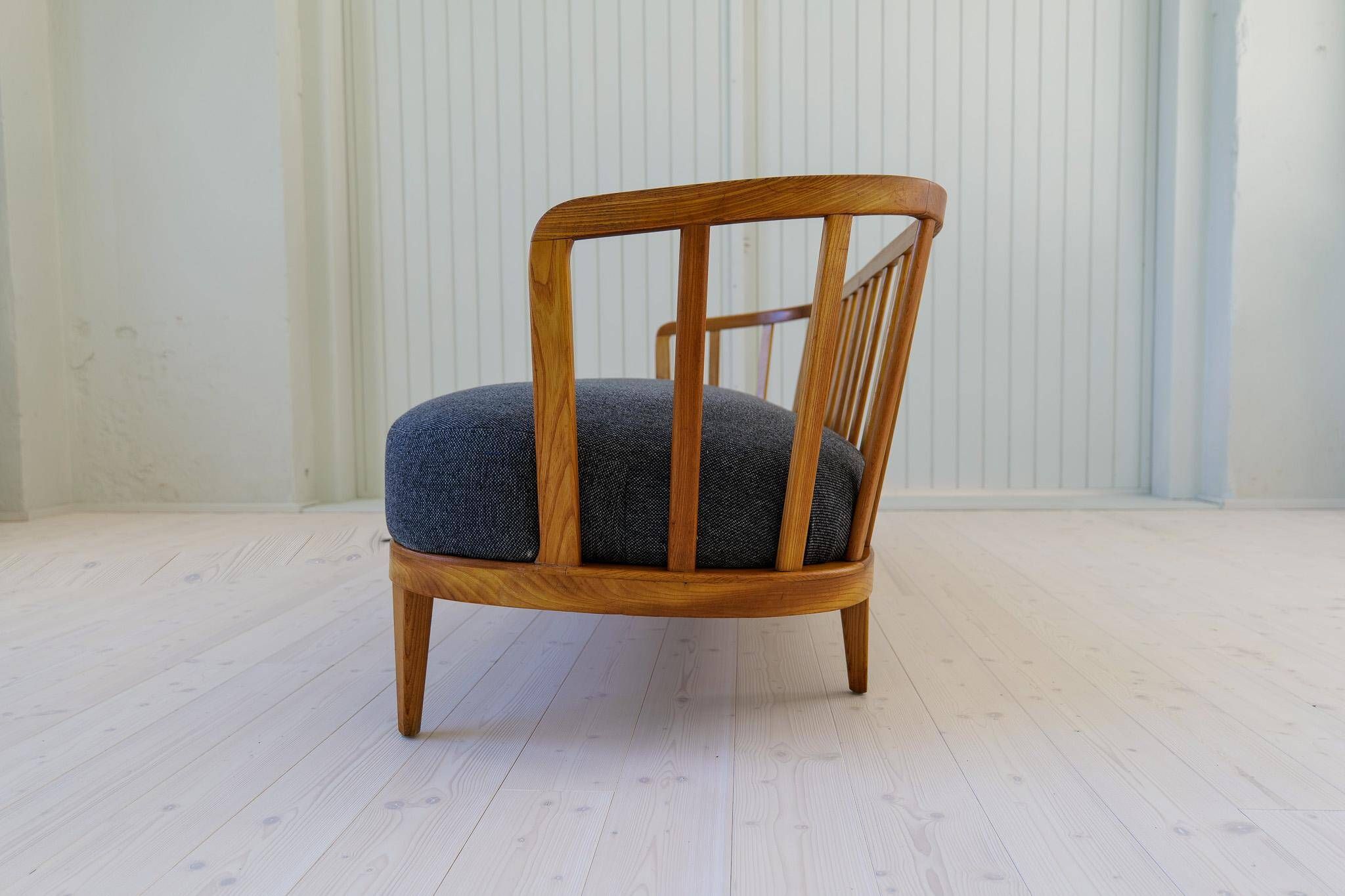 Mid-Century Modern Sculptural Canapé Model "Värend" Carl Malmsten, 1942