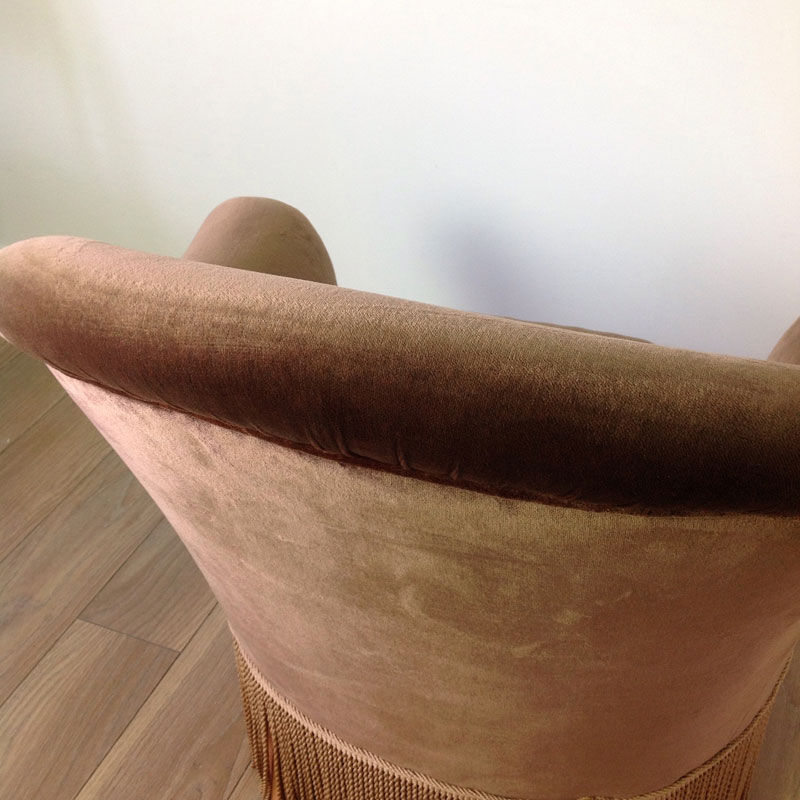 Chocolate toad armchair