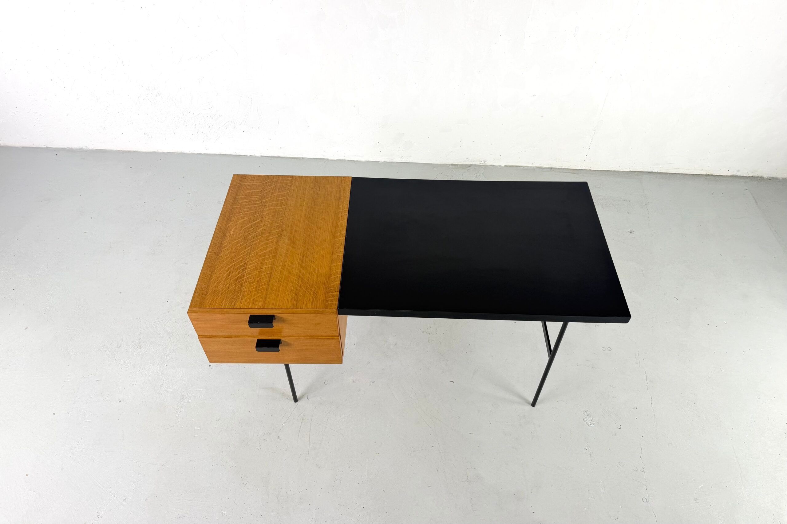 Desk CM141 by Pierre Paulin for Thonet – 1954