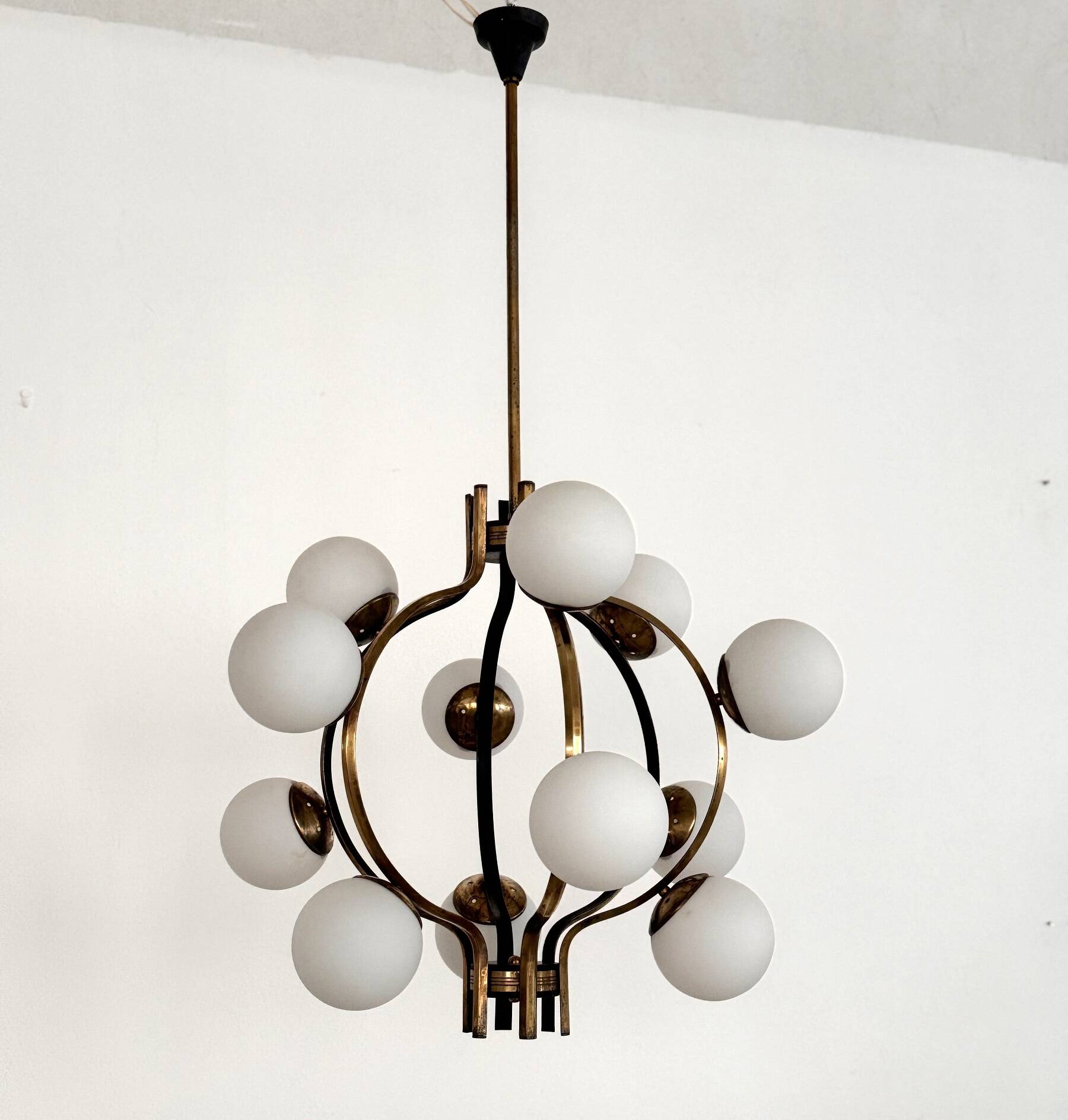 Stilnovo Italian Midcentury Chandelier, Brass & Opaline Glass, 1950s