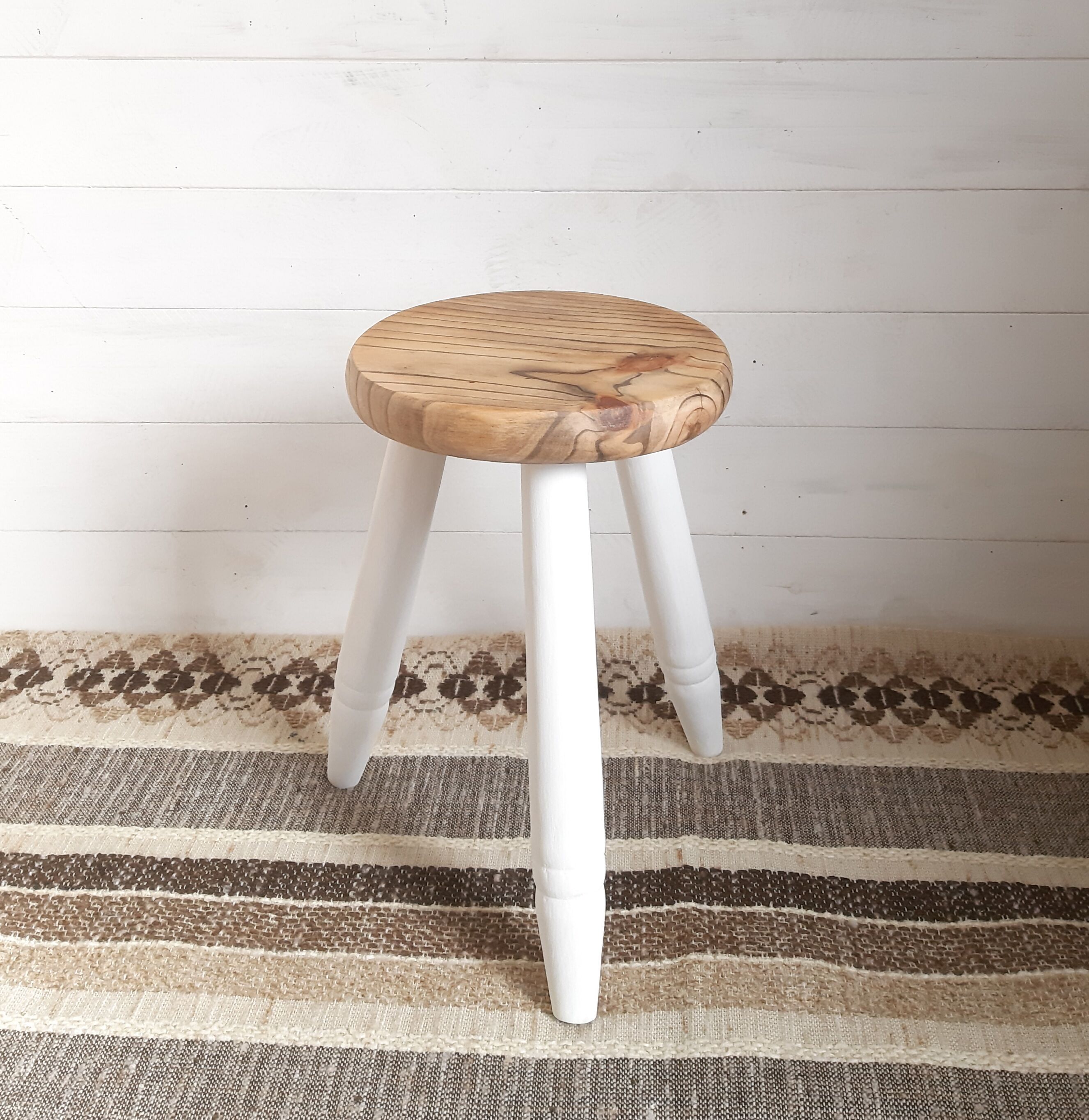 Tripod stool