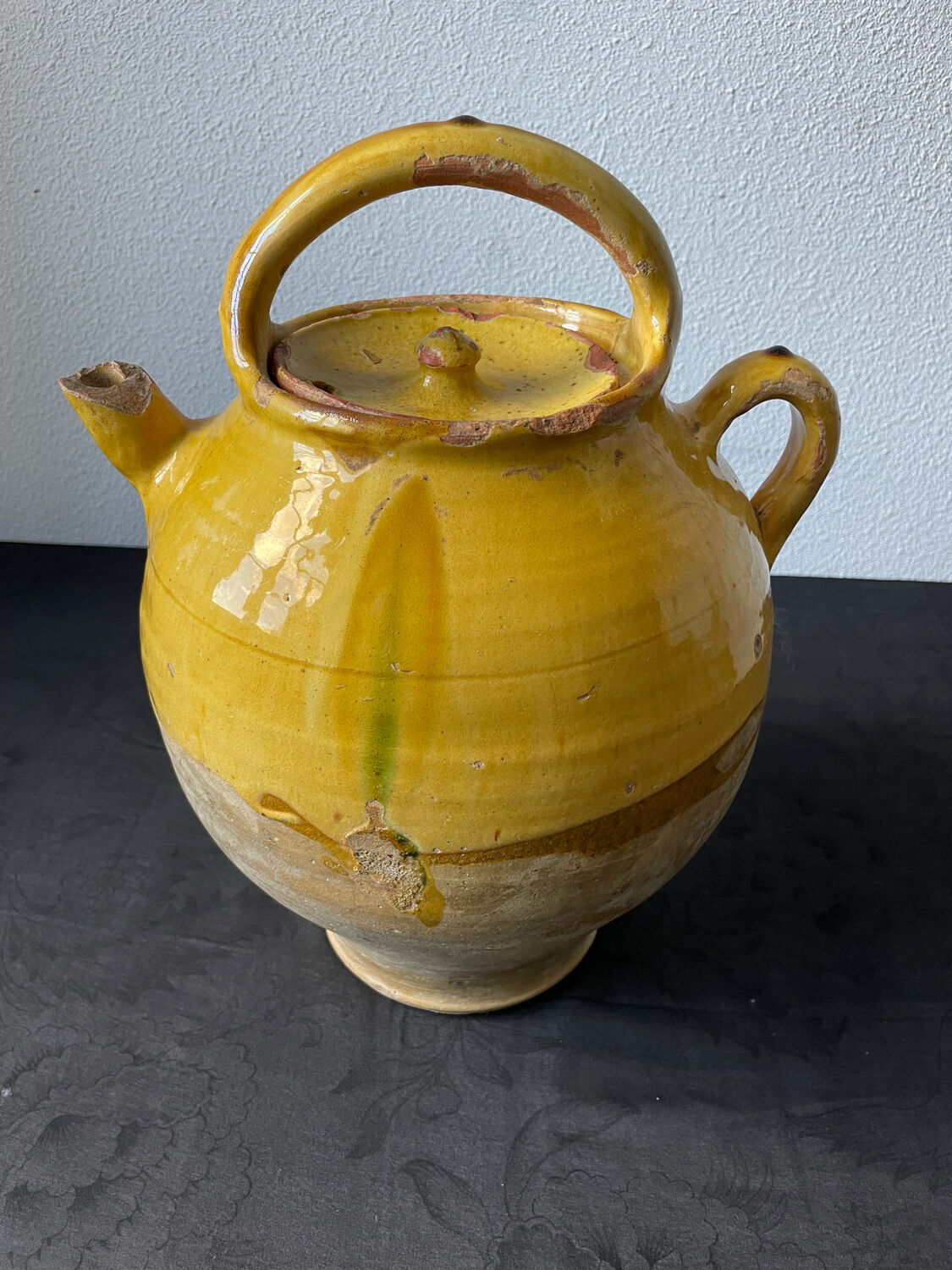 Cruche gargoulette chevrette en terre cuite jaune vernissé XIX eme siècle