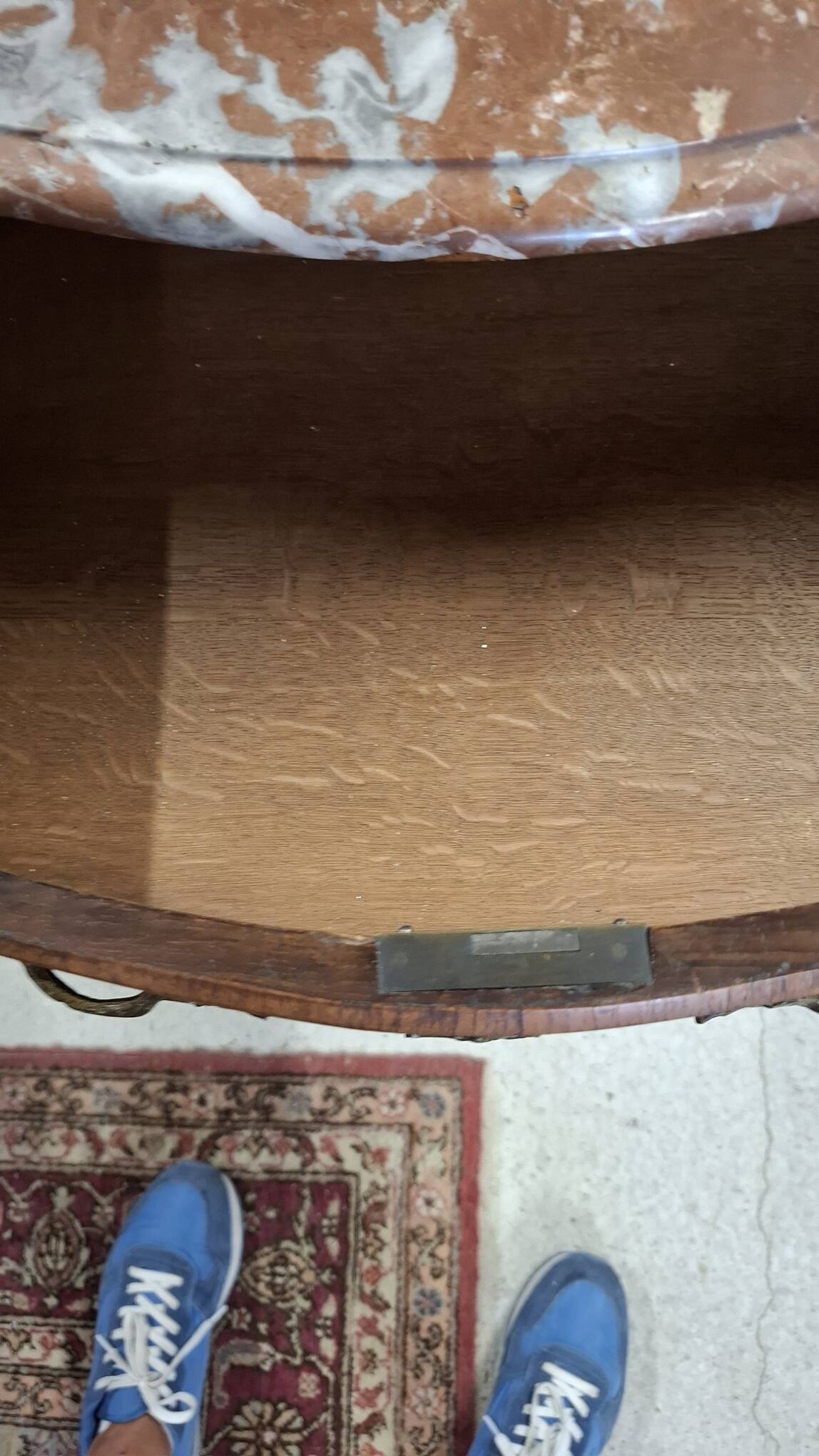 Commode de style Louis XV en marqueterie