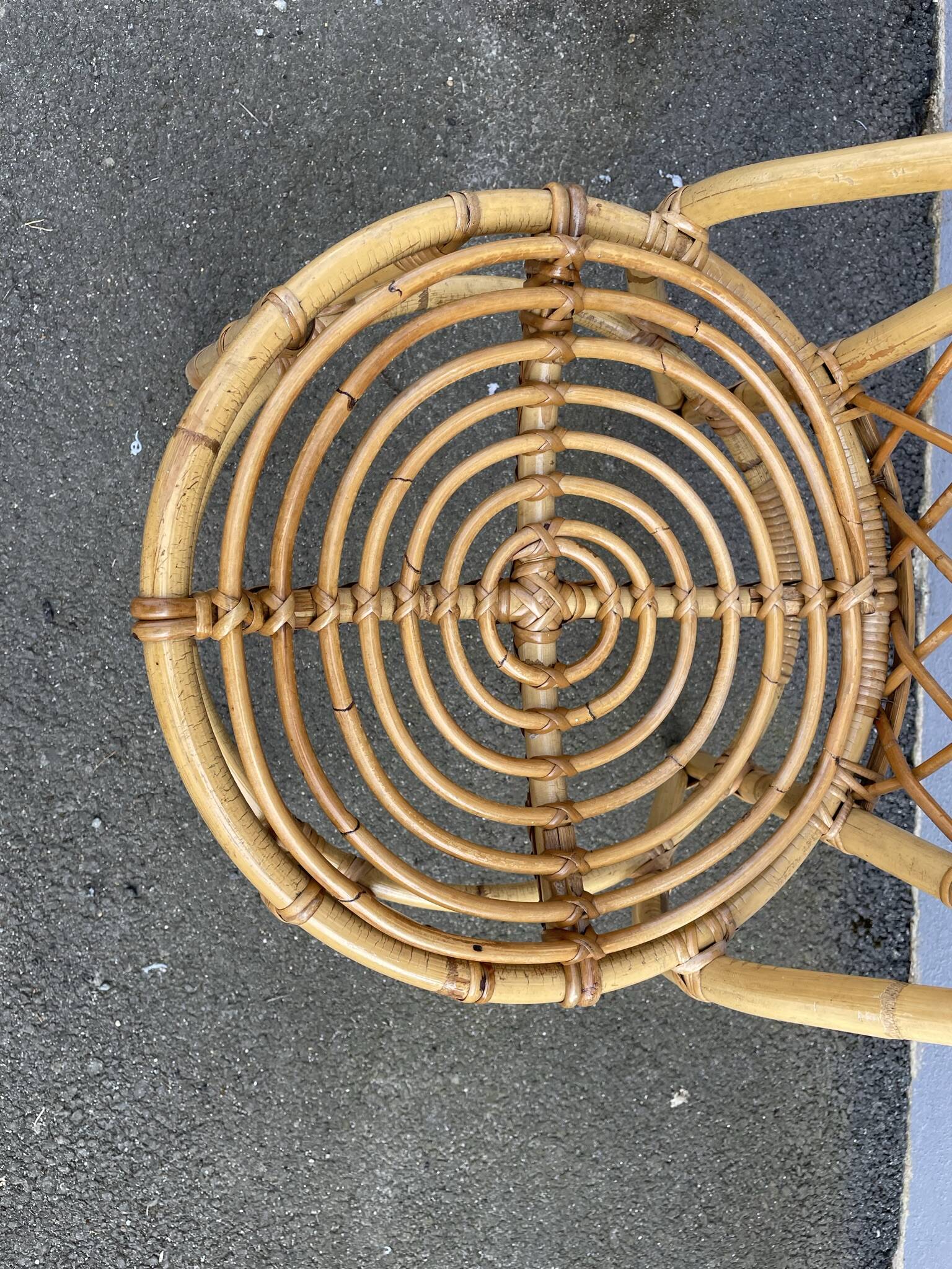 Chaises en rotin  à croisillons