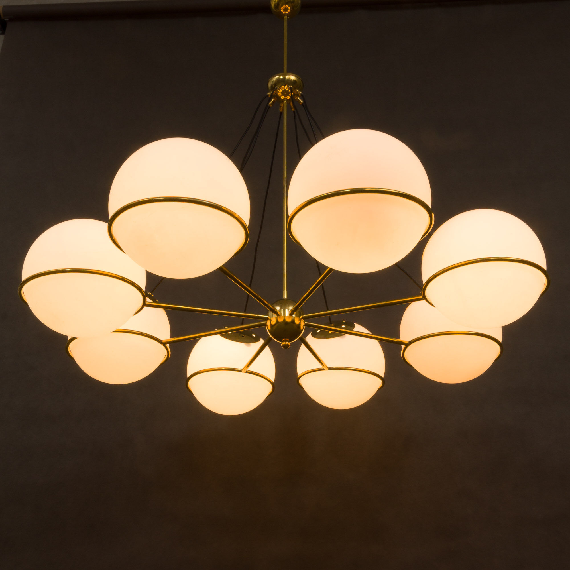 Italian brass chandelier with 8 opaline glass globes